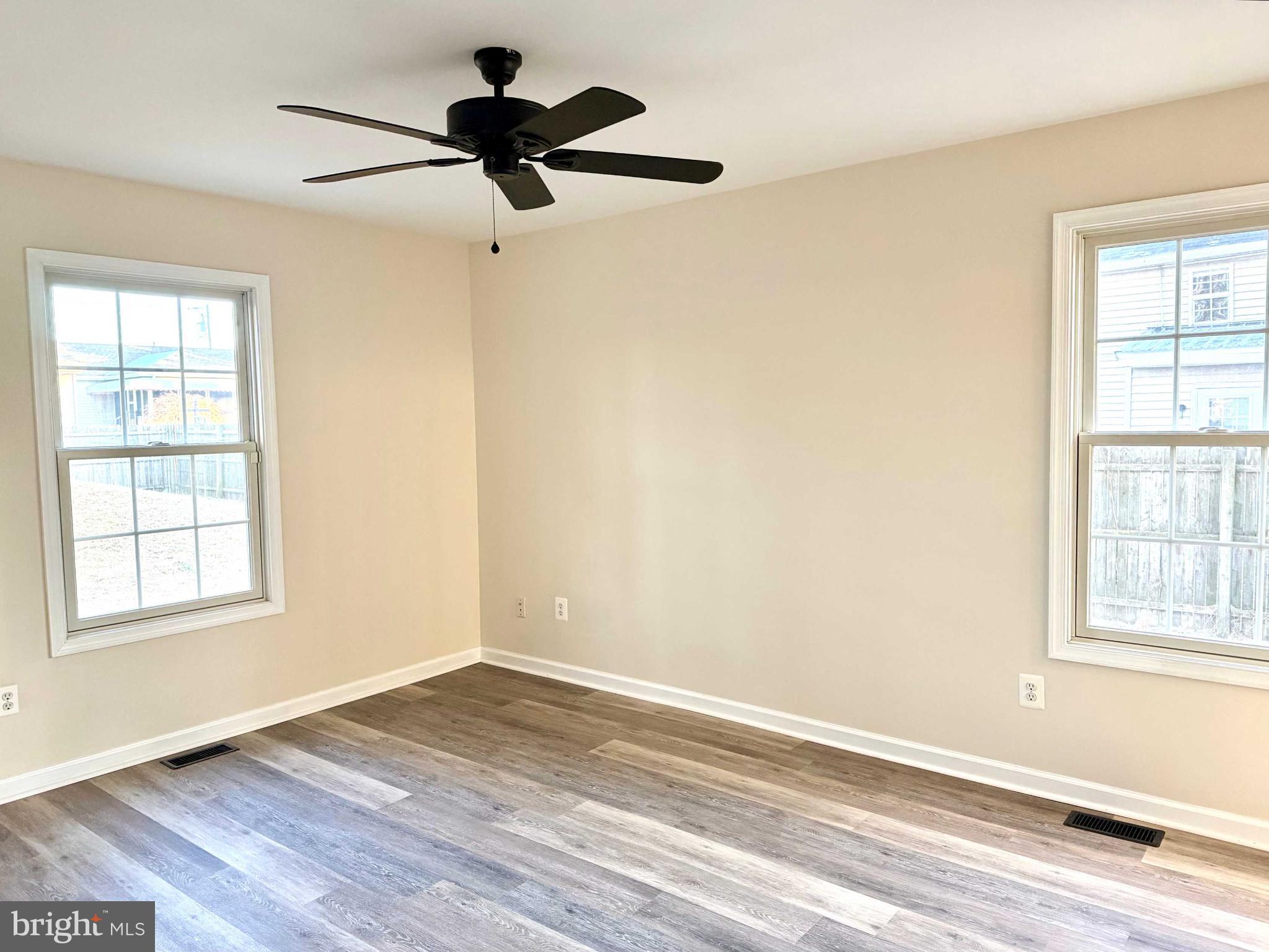 LAKESHORES - Residential