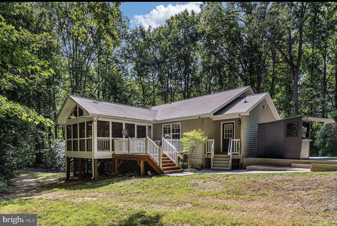 9401 QUAIL MEADOWS DRIVE