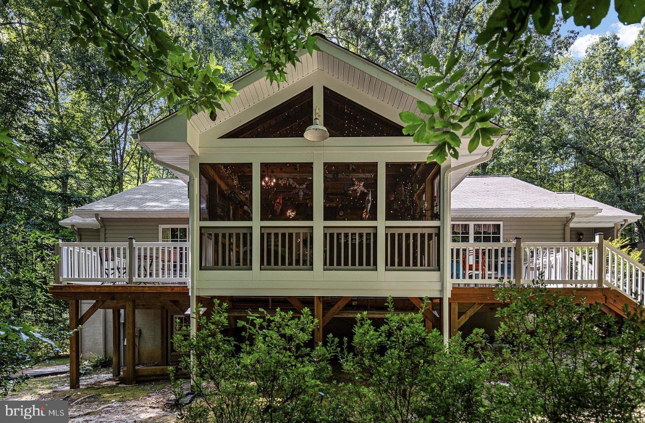 9401 QUAIL MEADOWS DRIVE