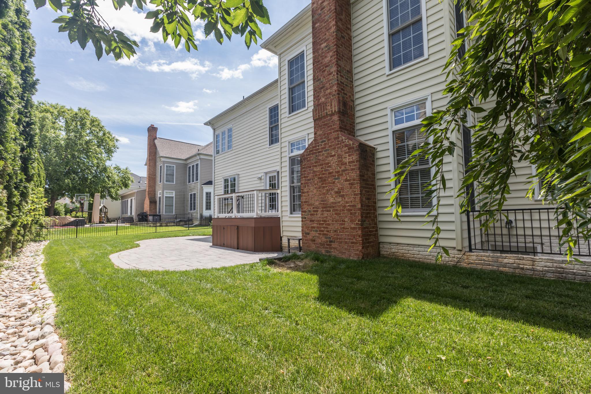 FALLSGROVE - Residential