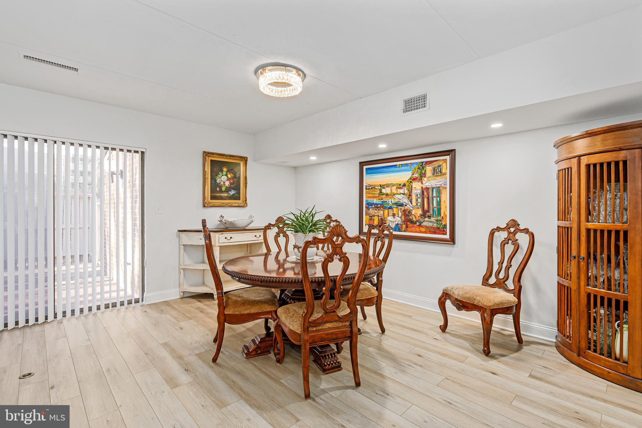 ANNEN WOODS - Residential