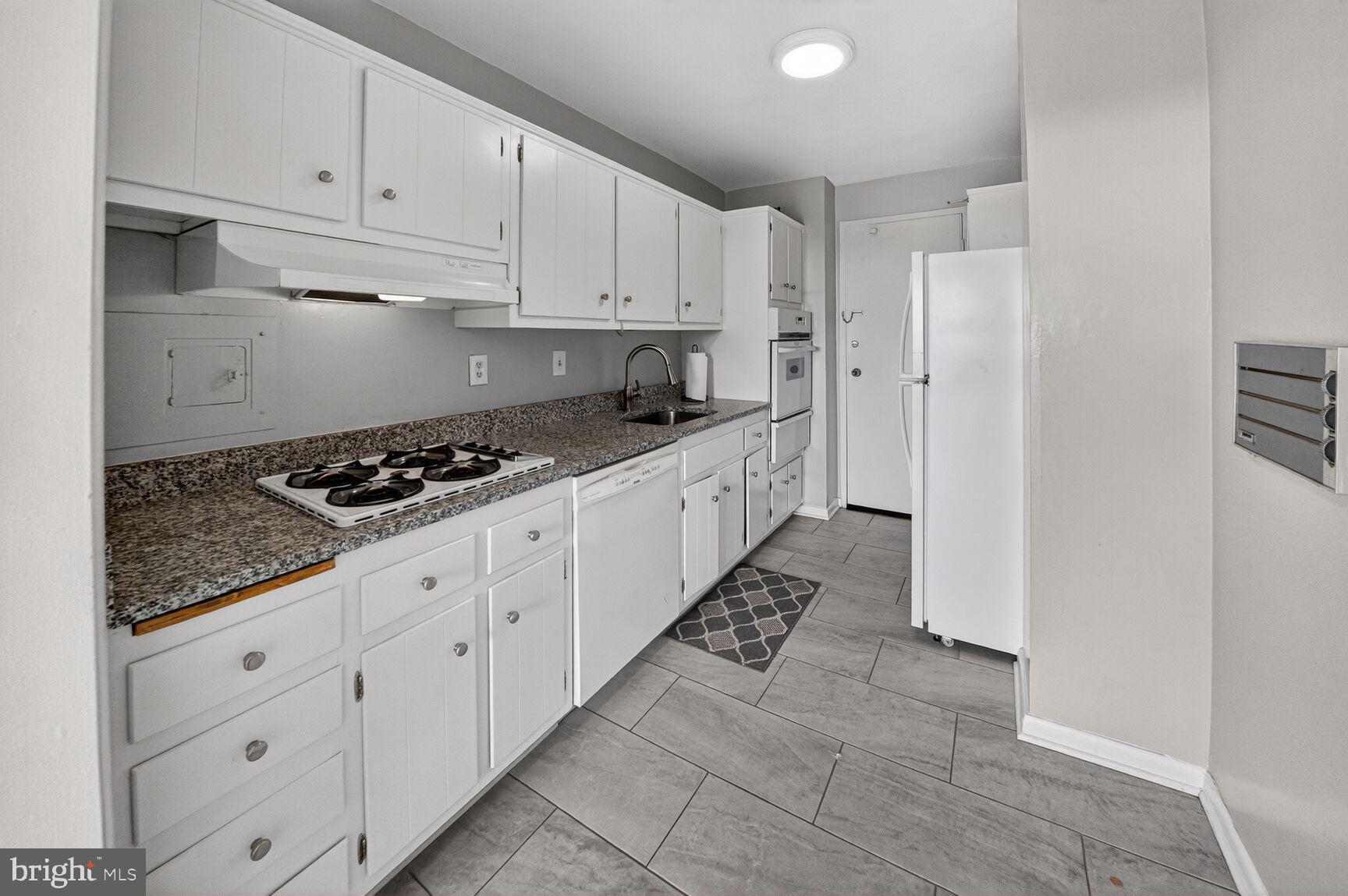 10500 ROCKVILLE PIK 1214