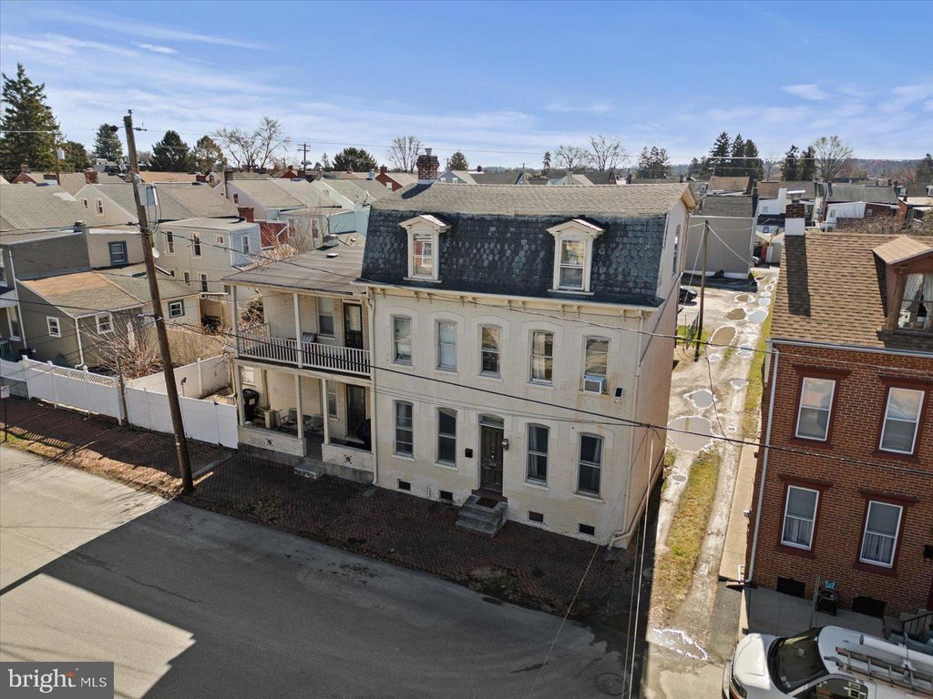 Photo of 644 Chestnut Street, COLUMBIA, PA 17512 (MLS # PALA2066060)