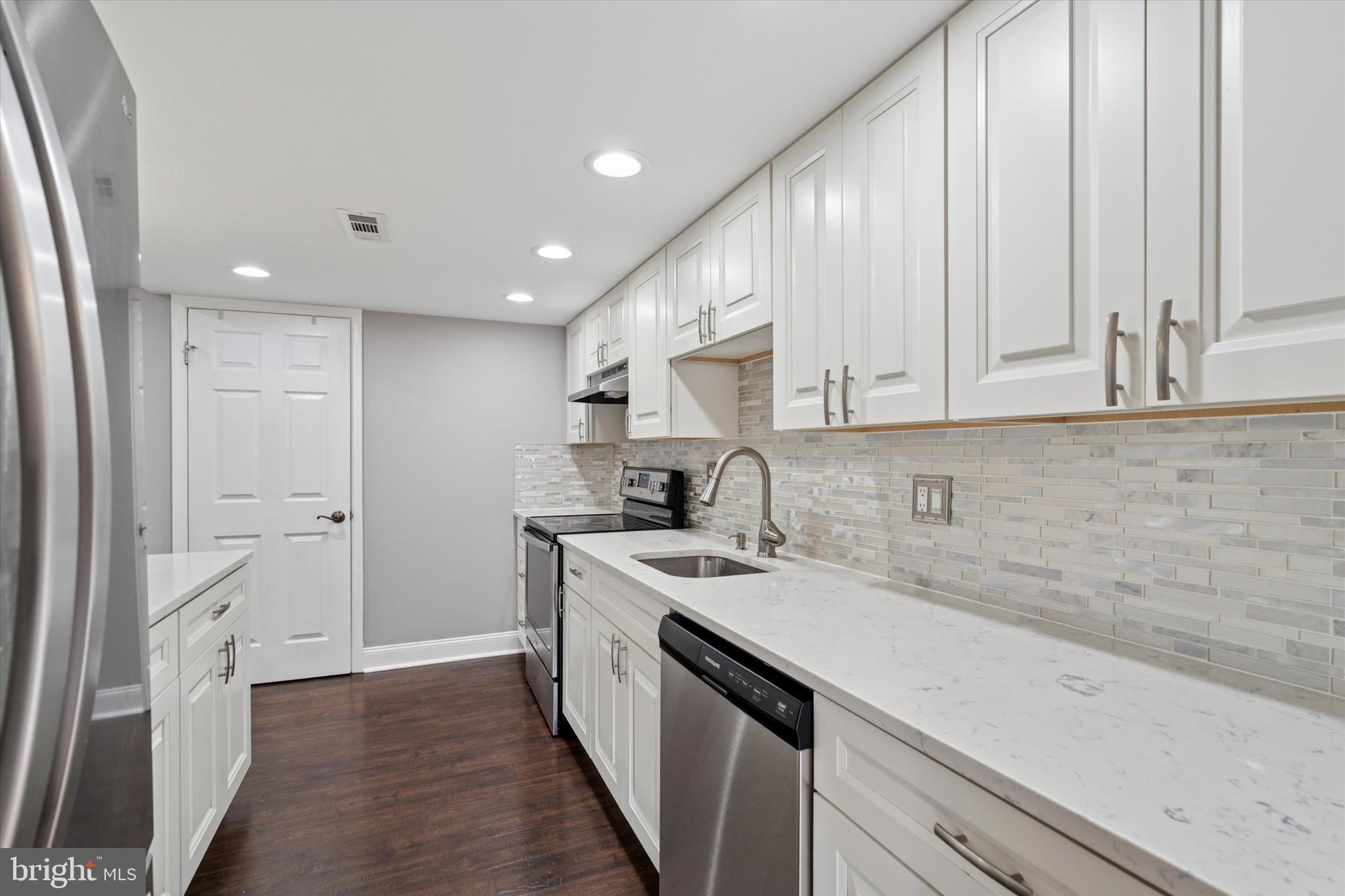 BIRCHWOOD - Residential Lease