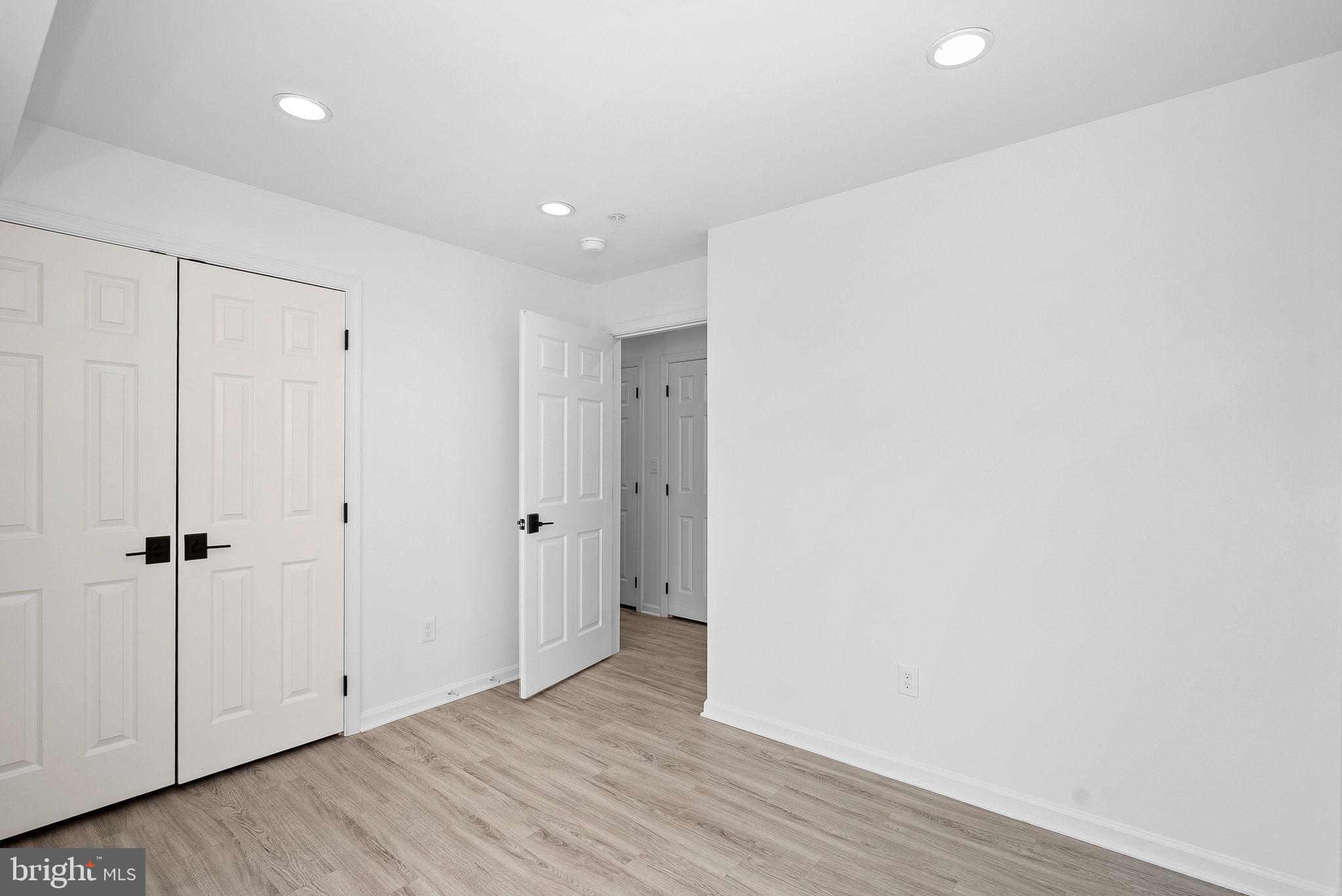 AMBER SPRING CONDOMINIUMS - Residential