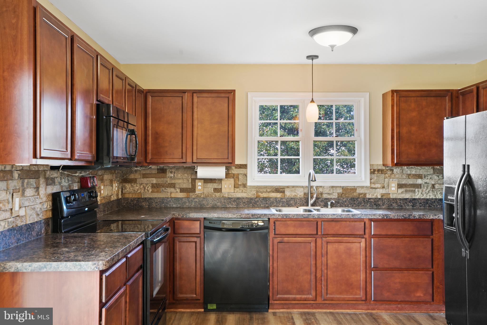 RED HILL - Residential