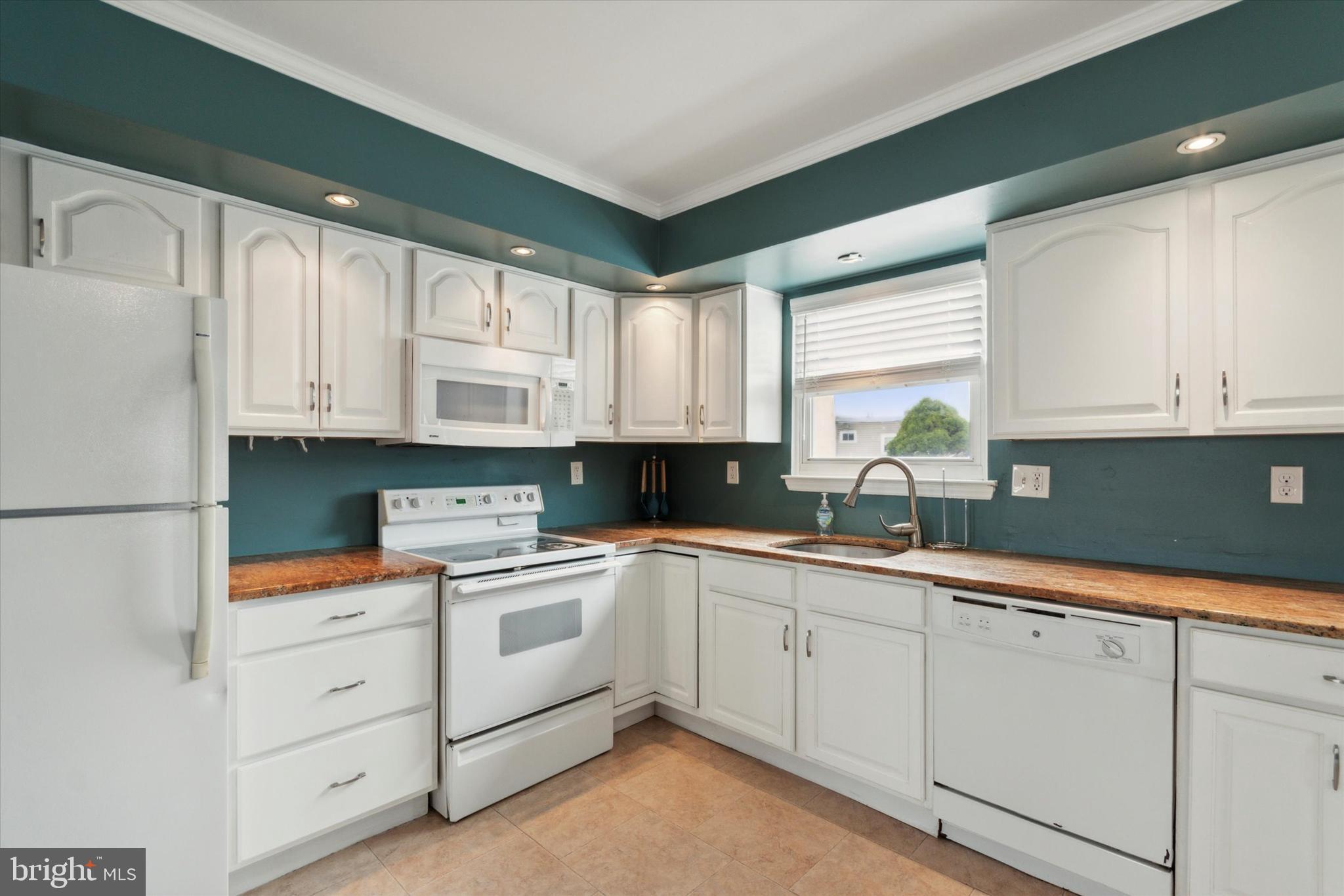 CLIFTON HEIGHTS - Residential