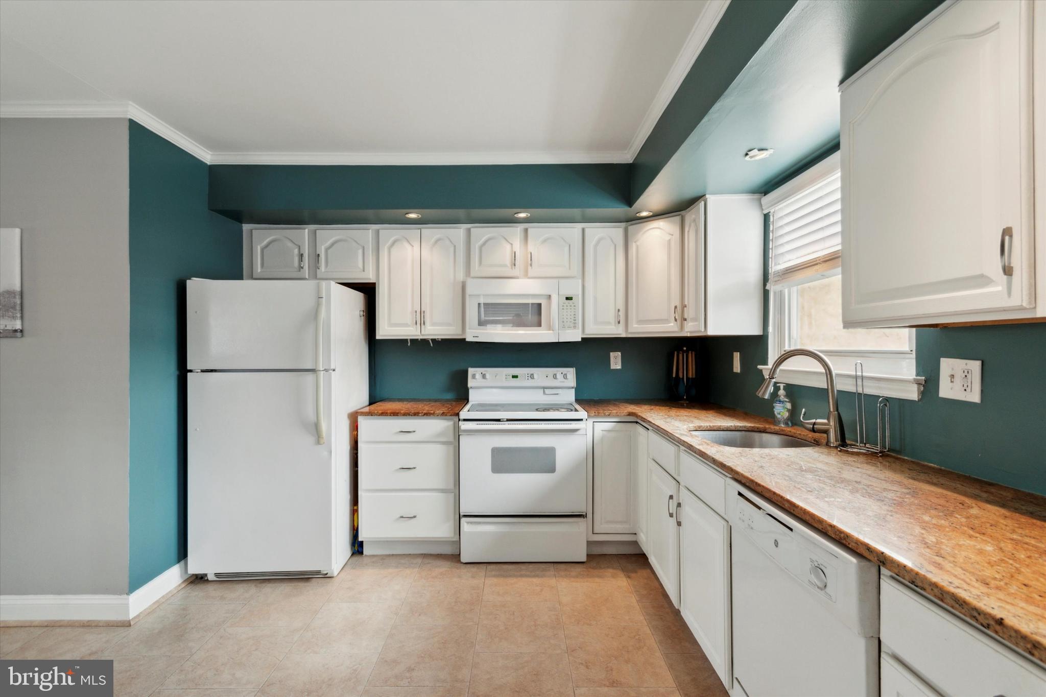 CLIFTON HEIGHTS - Residential