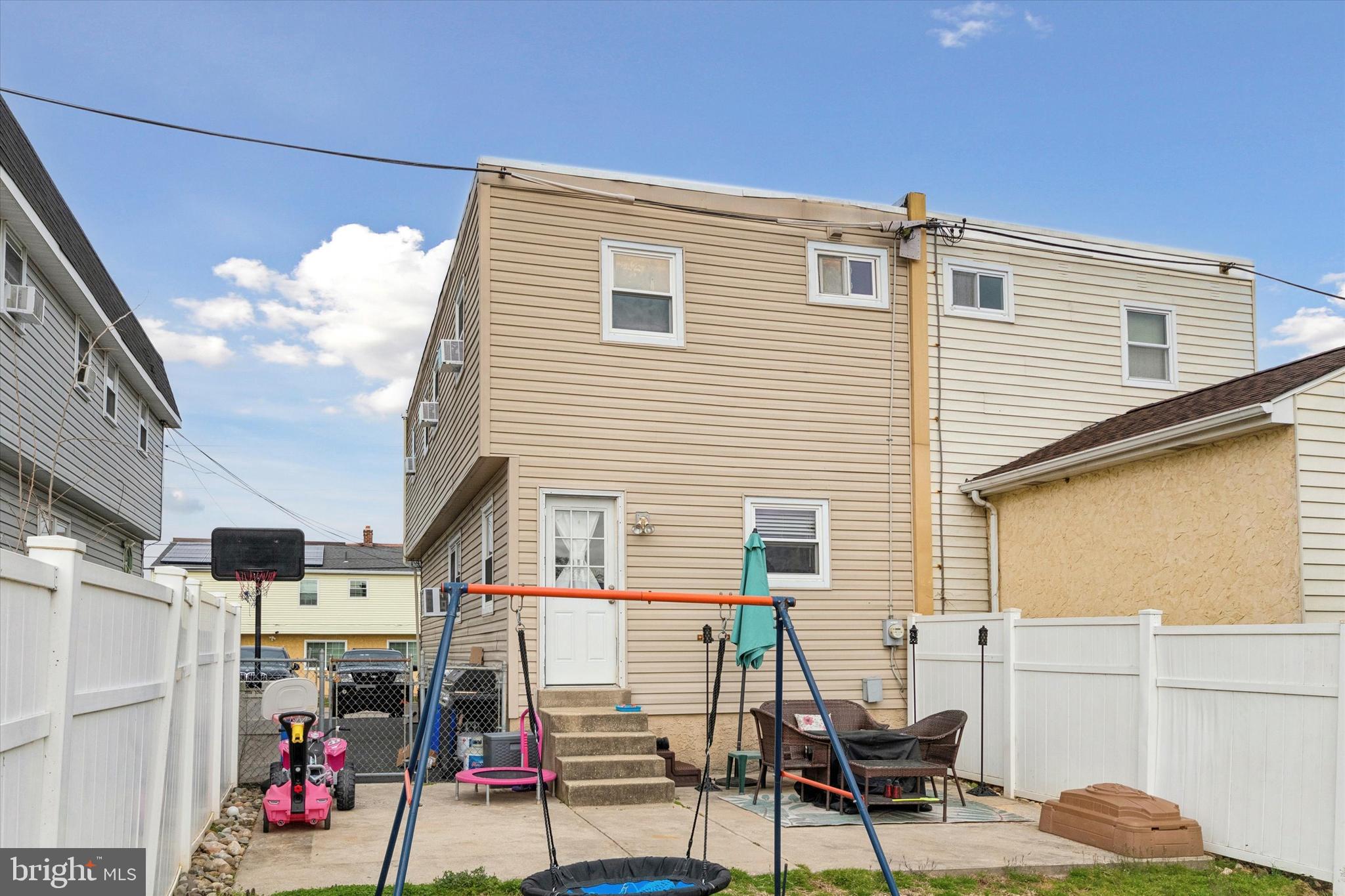 CLIFTON HEIGHTS - Residential