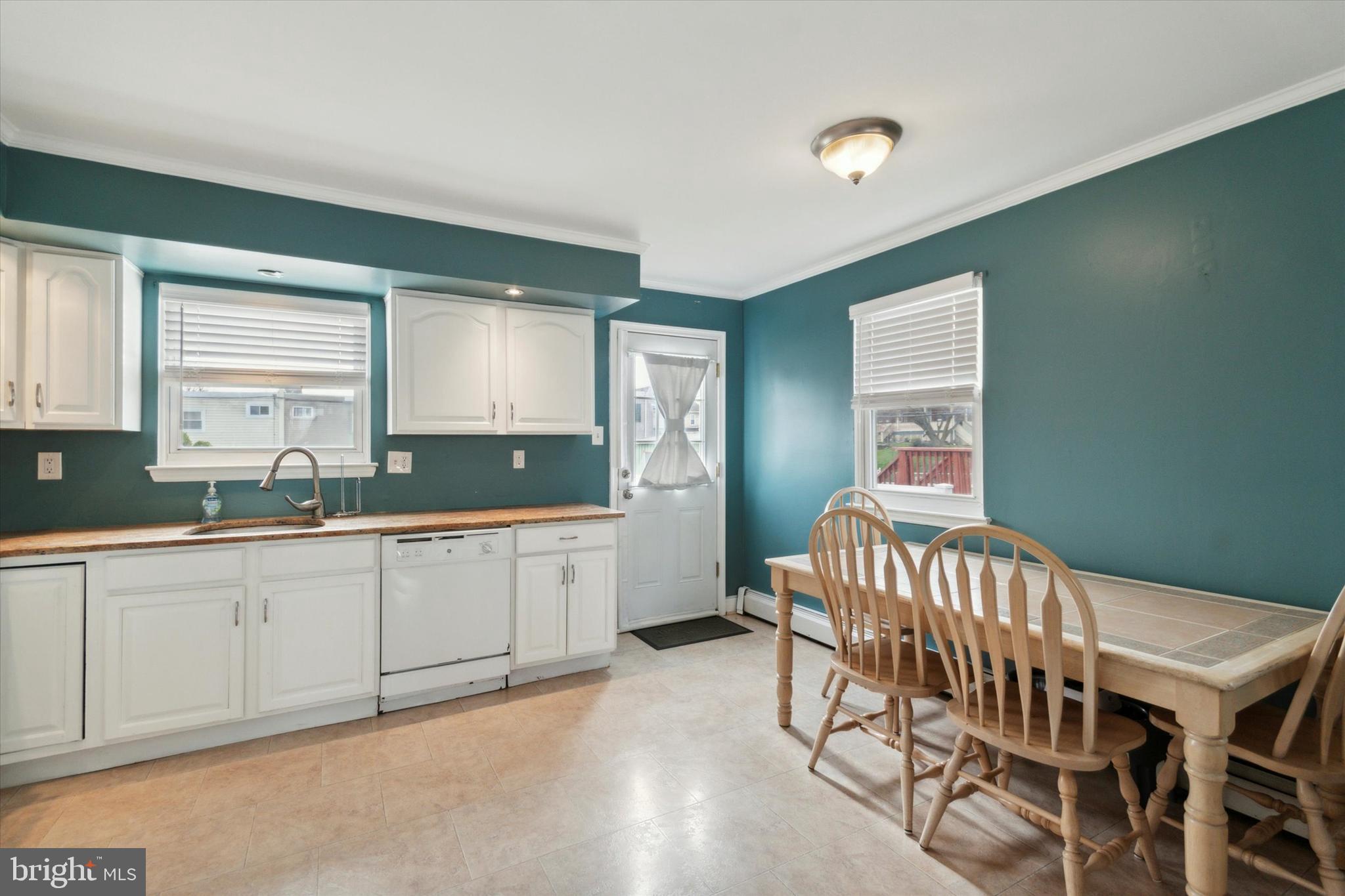 CLIFTON HEIGHTS - Residential