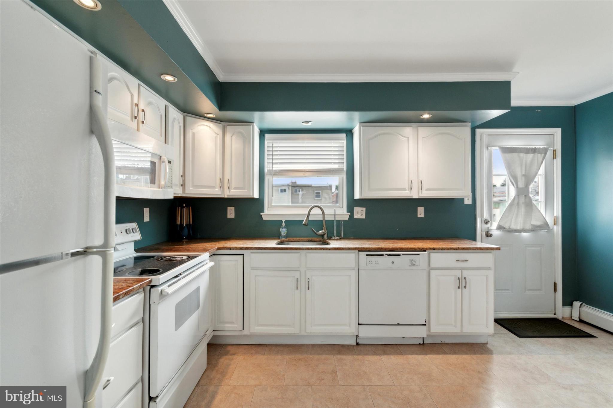 CLIFTON HEIGHTS - Residential