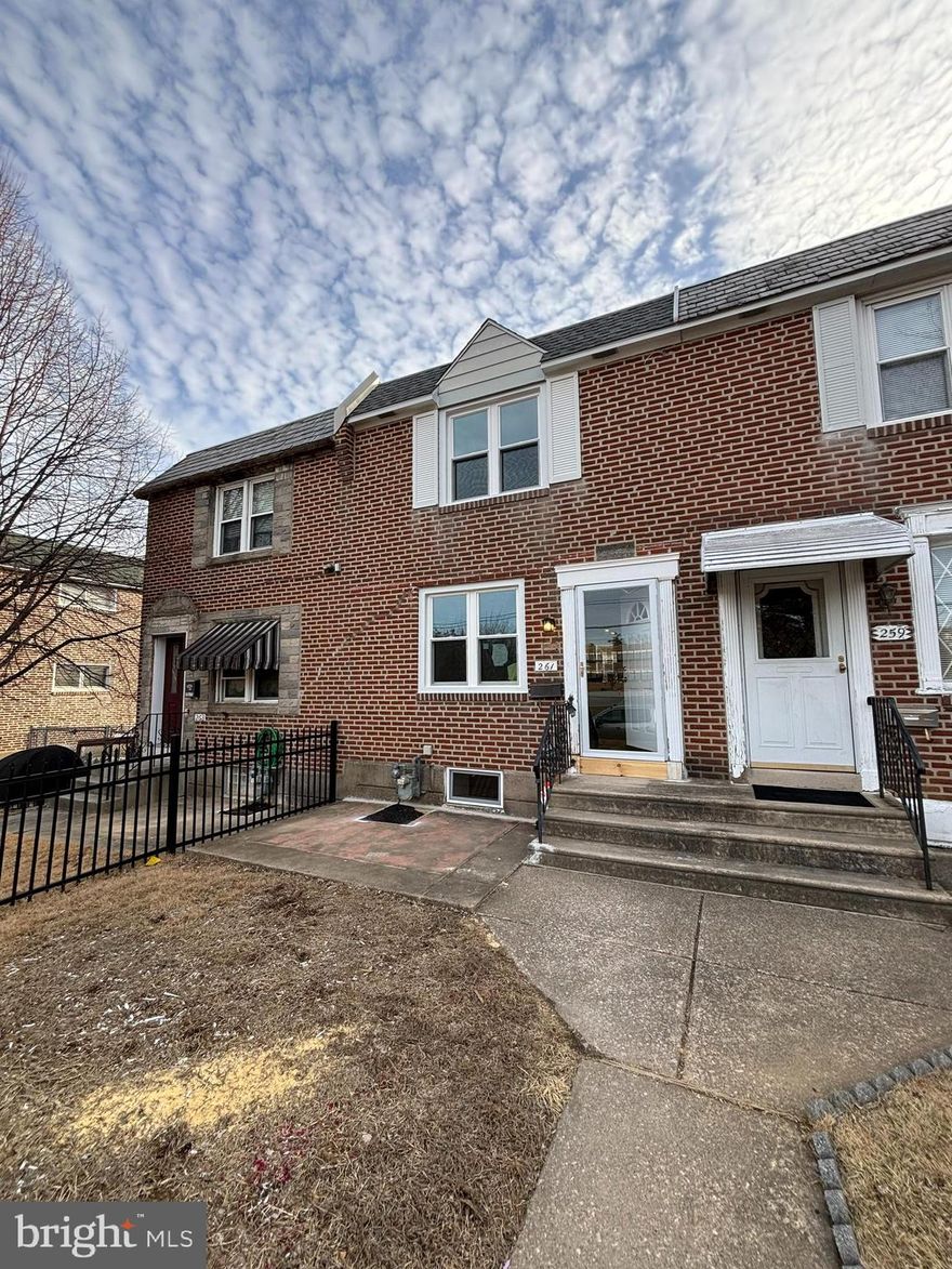 Totally renovated row home in Westbrook park. Three bedrooms, two baths, basement laundry with washer and dryer and finished area. Absolutely BEAUTIFUL! No smoking.. 640 minimum credit score with no evictions or housing court records. Tenants are responsible for snow removal and lawn care. Limited to 5 occupants. Dogs on a case by case basis. No cats.