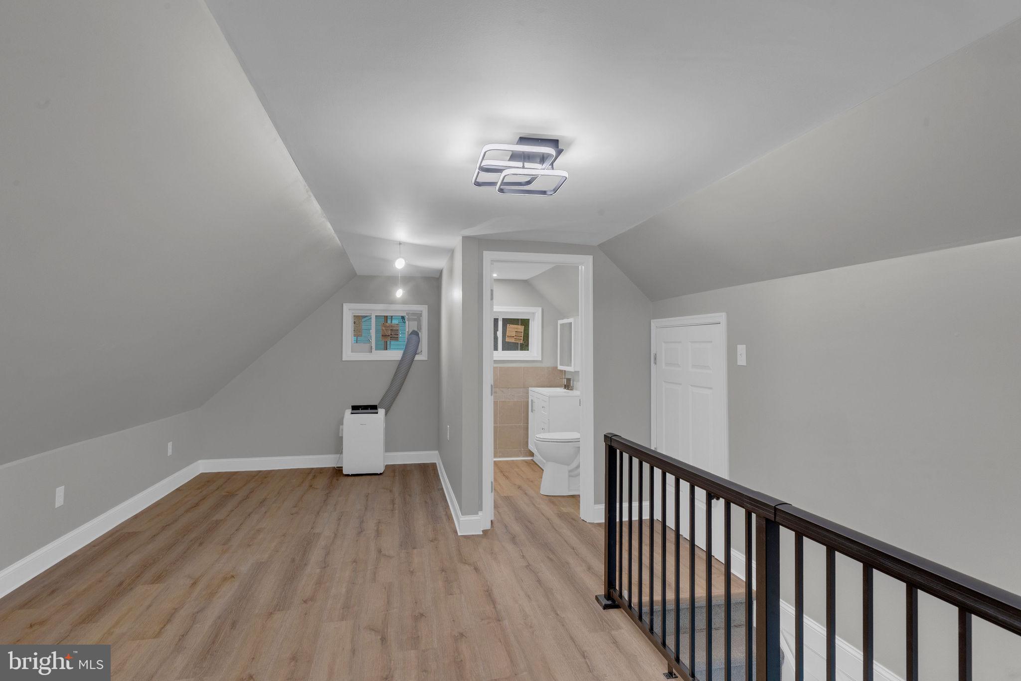 SNOWBALL GATE - Residential