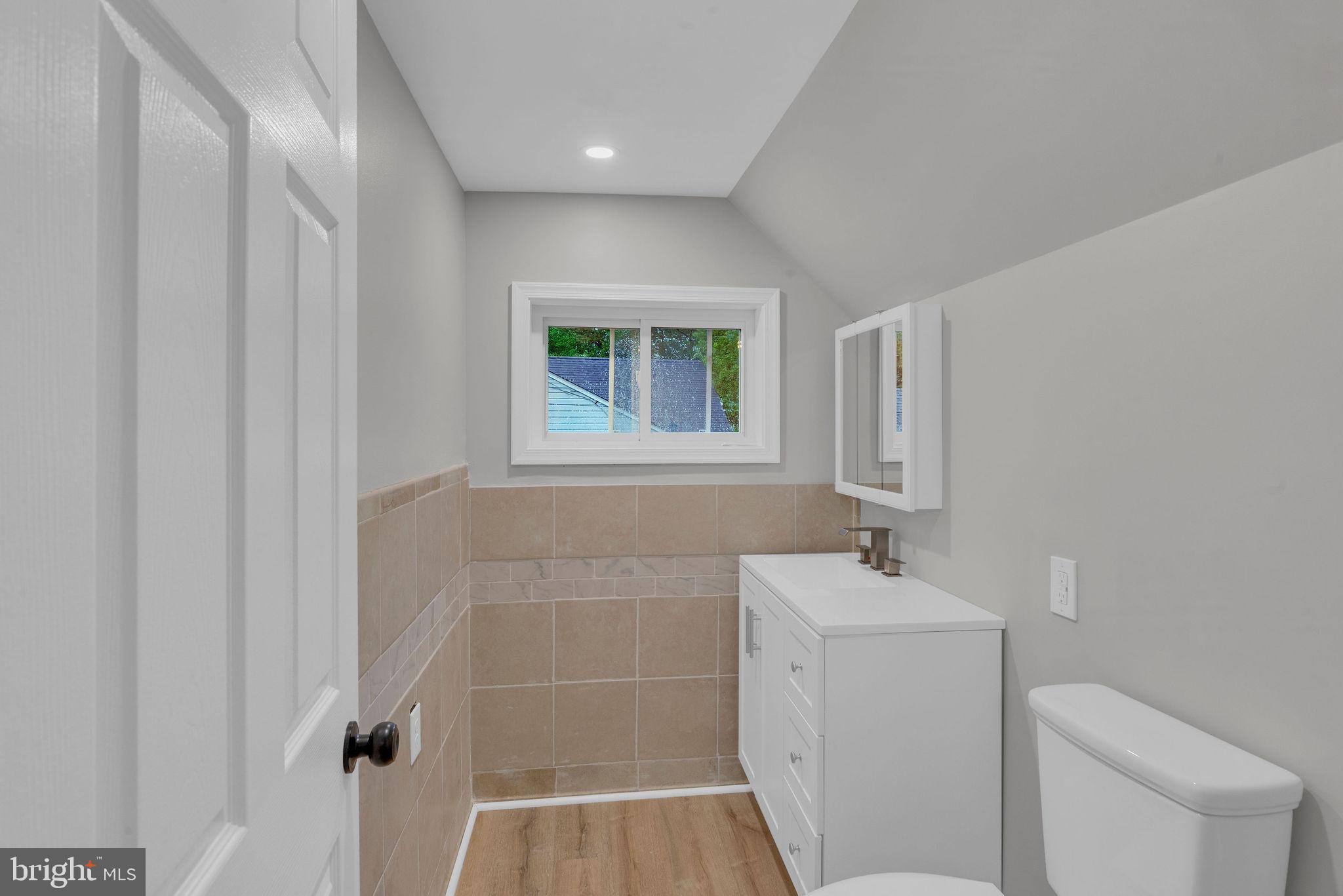 SNOWBALL GATE - Residential