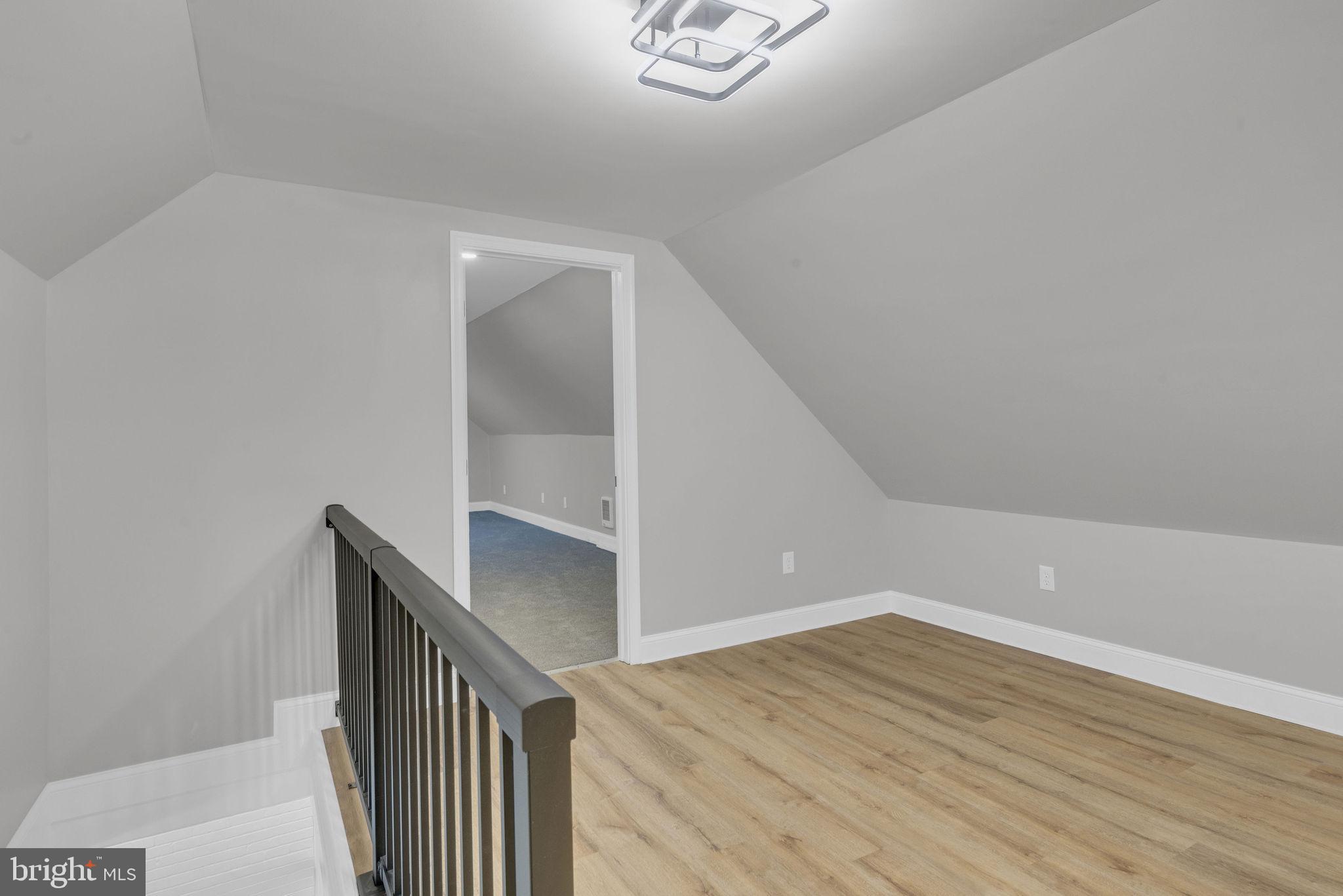 SNOWBALL GATE - Residential