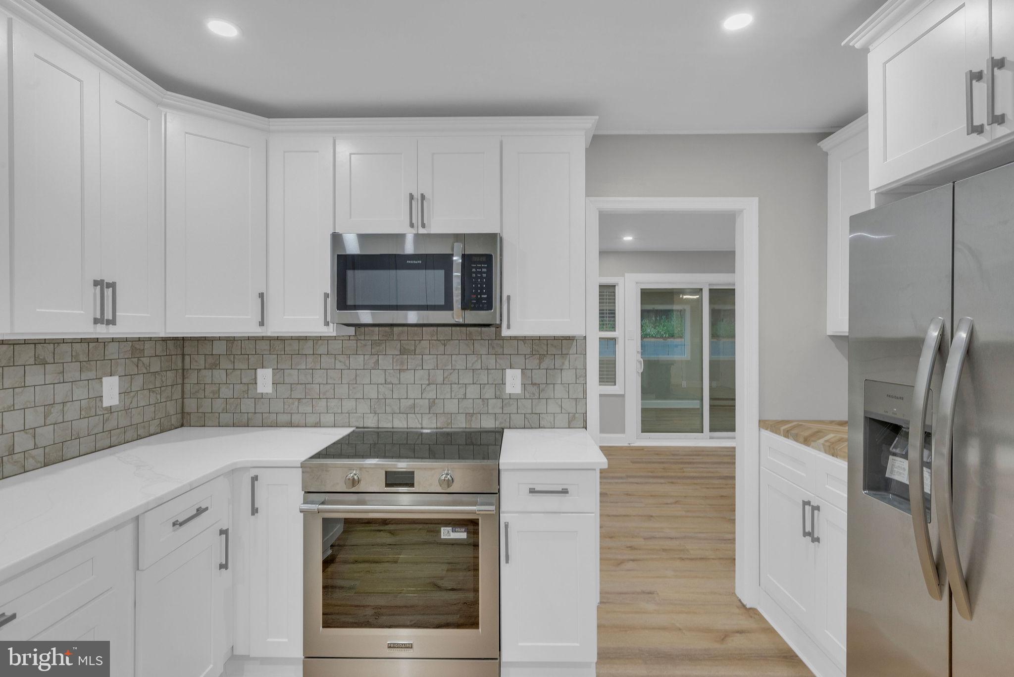 SNOWBALL GATE - Residential