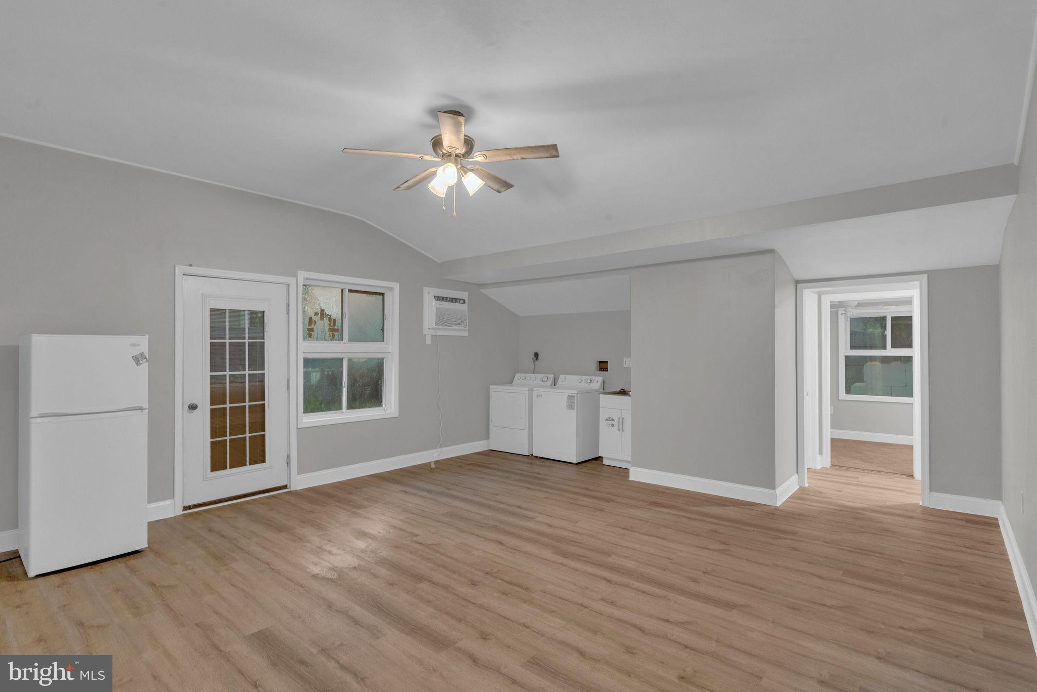 SNOWBALL GATE - Residential