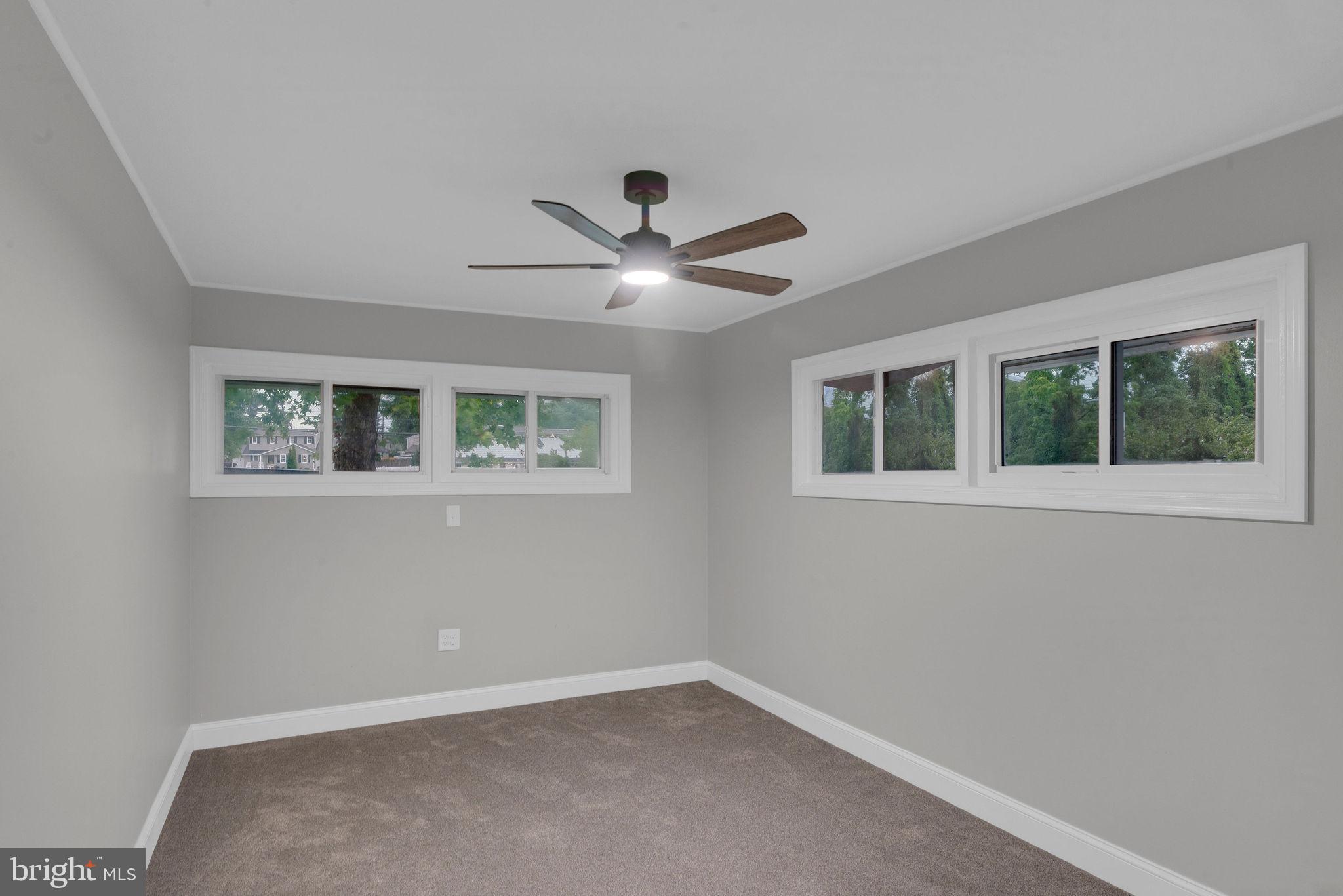 SNOWBALL GATE - Residential