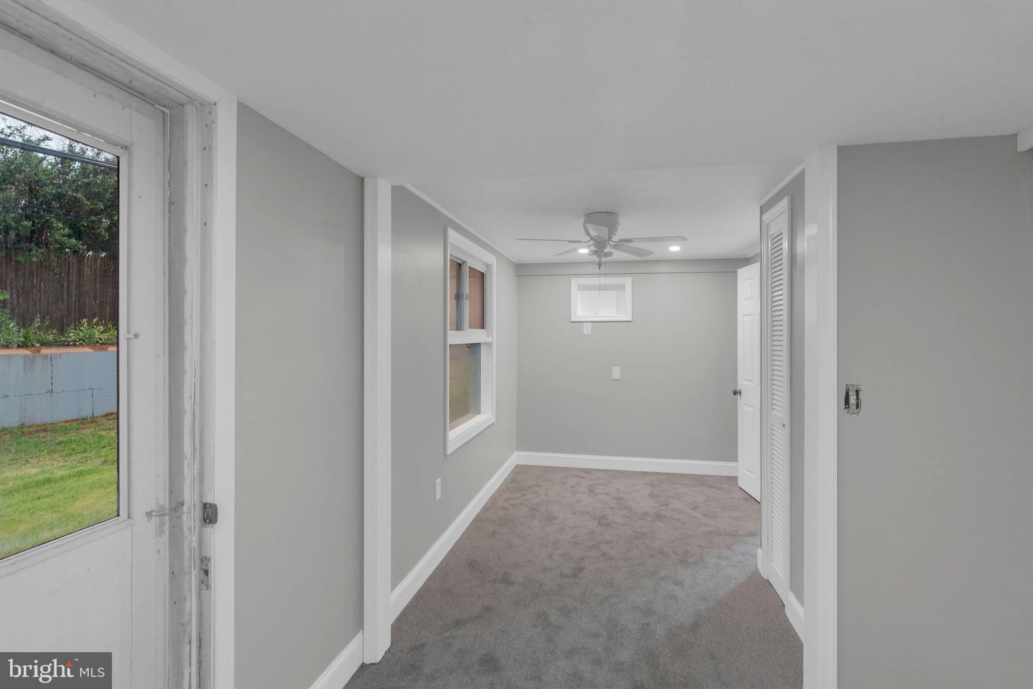 SNOWBALL GATE - Residential