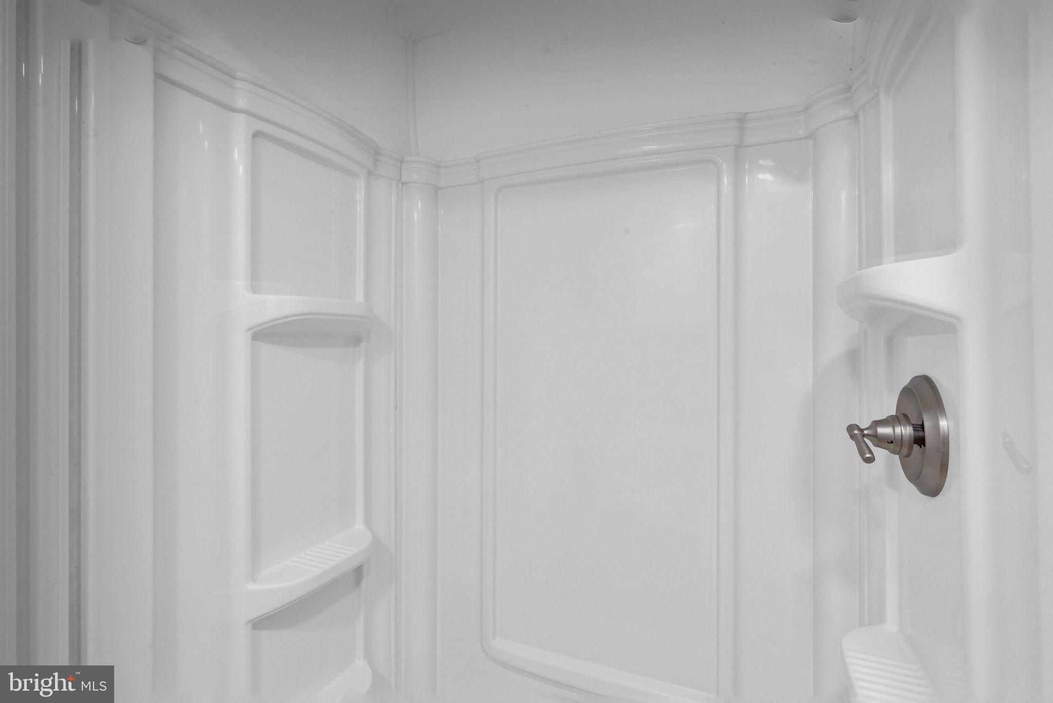 SNOWBALL GATE - Residential