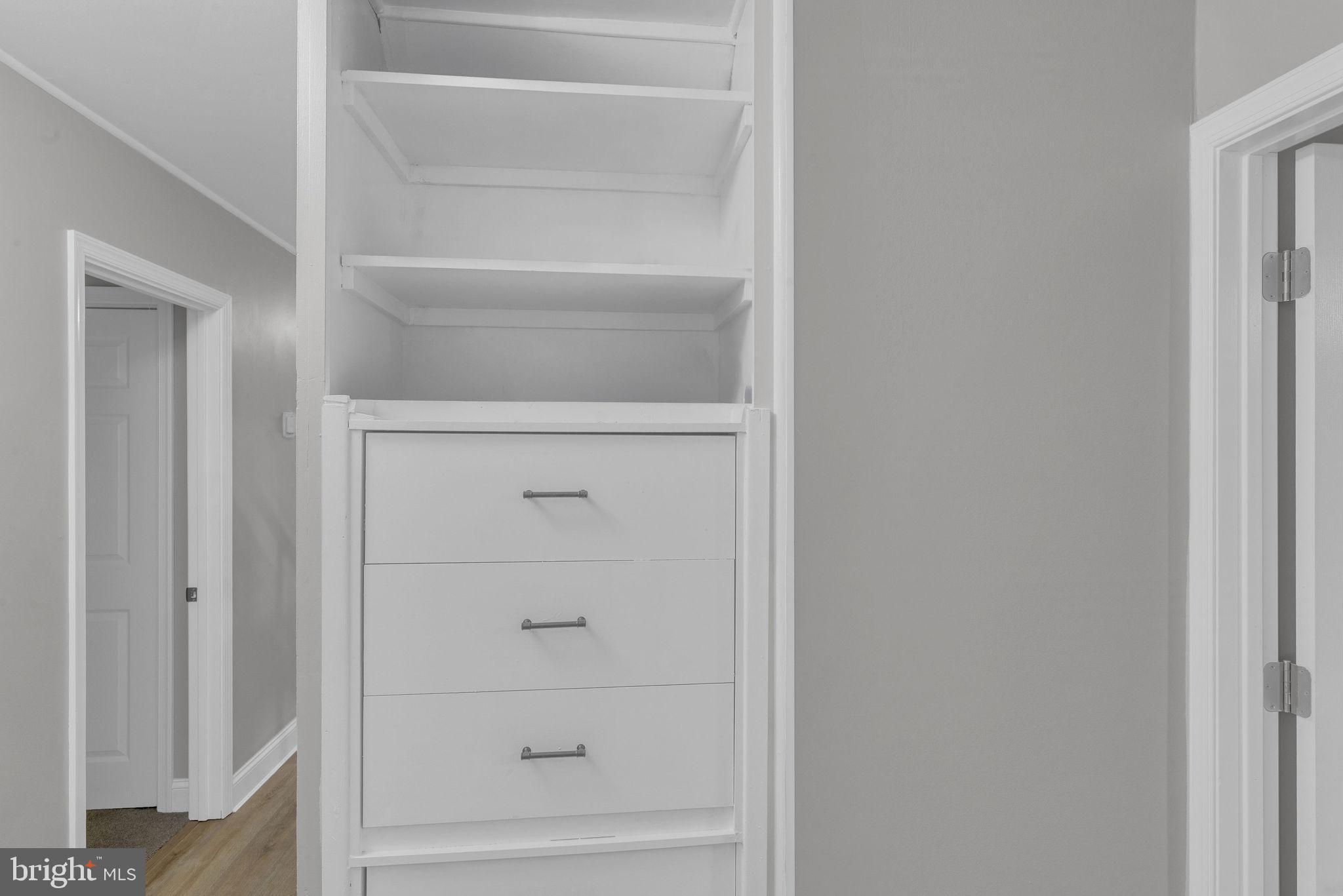 SNOWBALL GATE - Residential