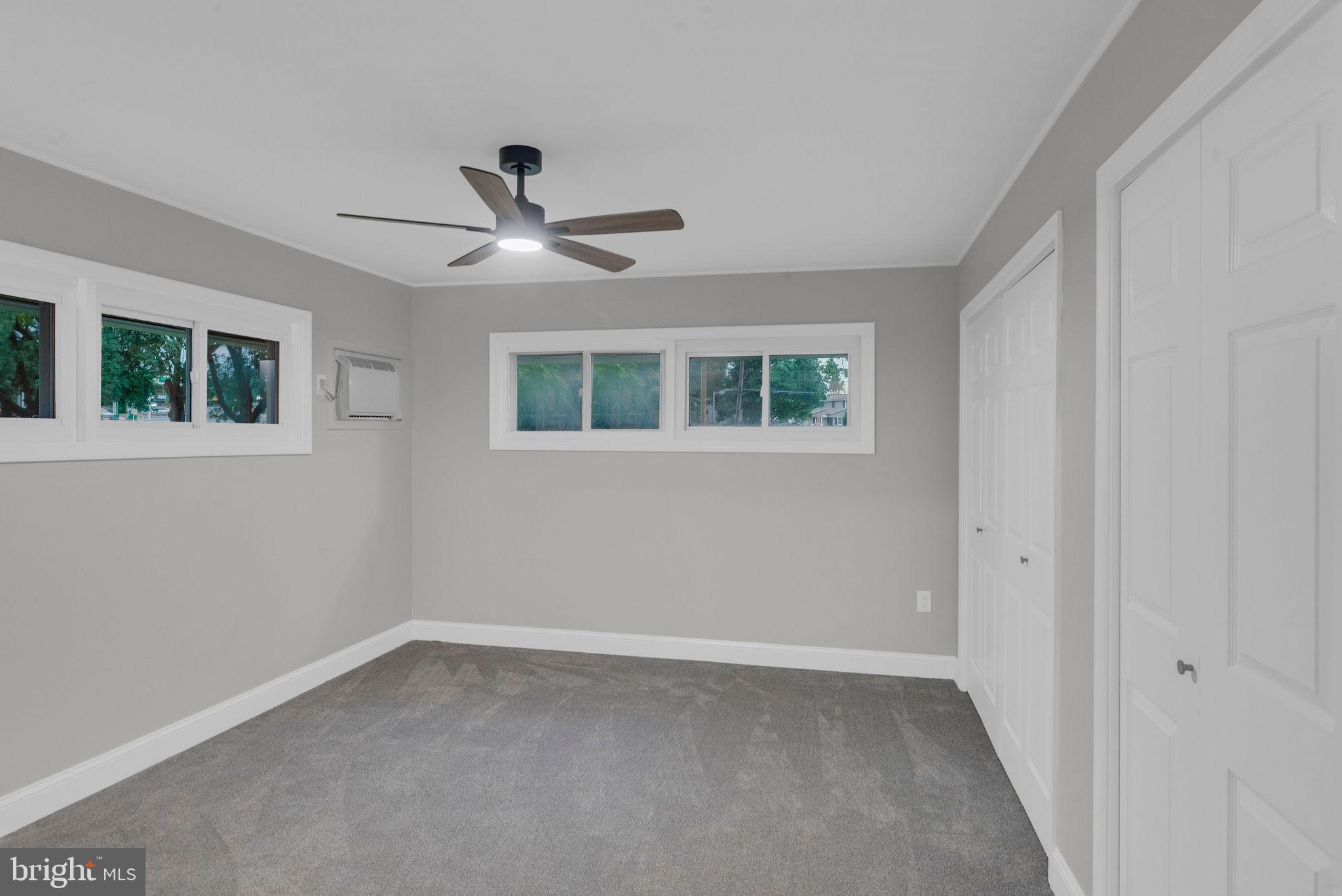 SNOWBALL GATE - Residential