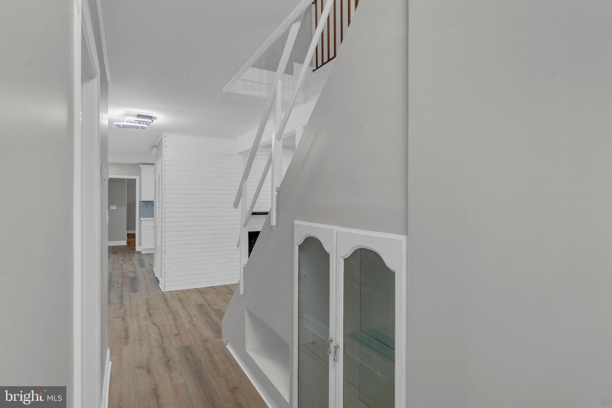 SNOWBALL GATE - Residential