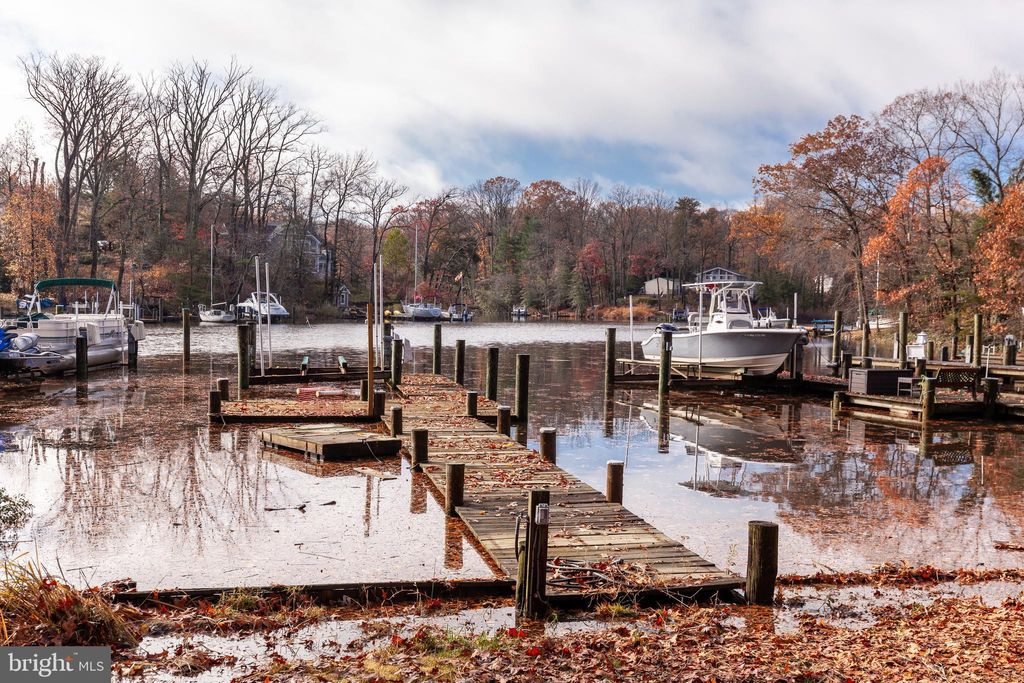 Photo of 807 Dividing Rd #B, SEVERNA PARK, MD 21146 (MLS # MDAA2127902)