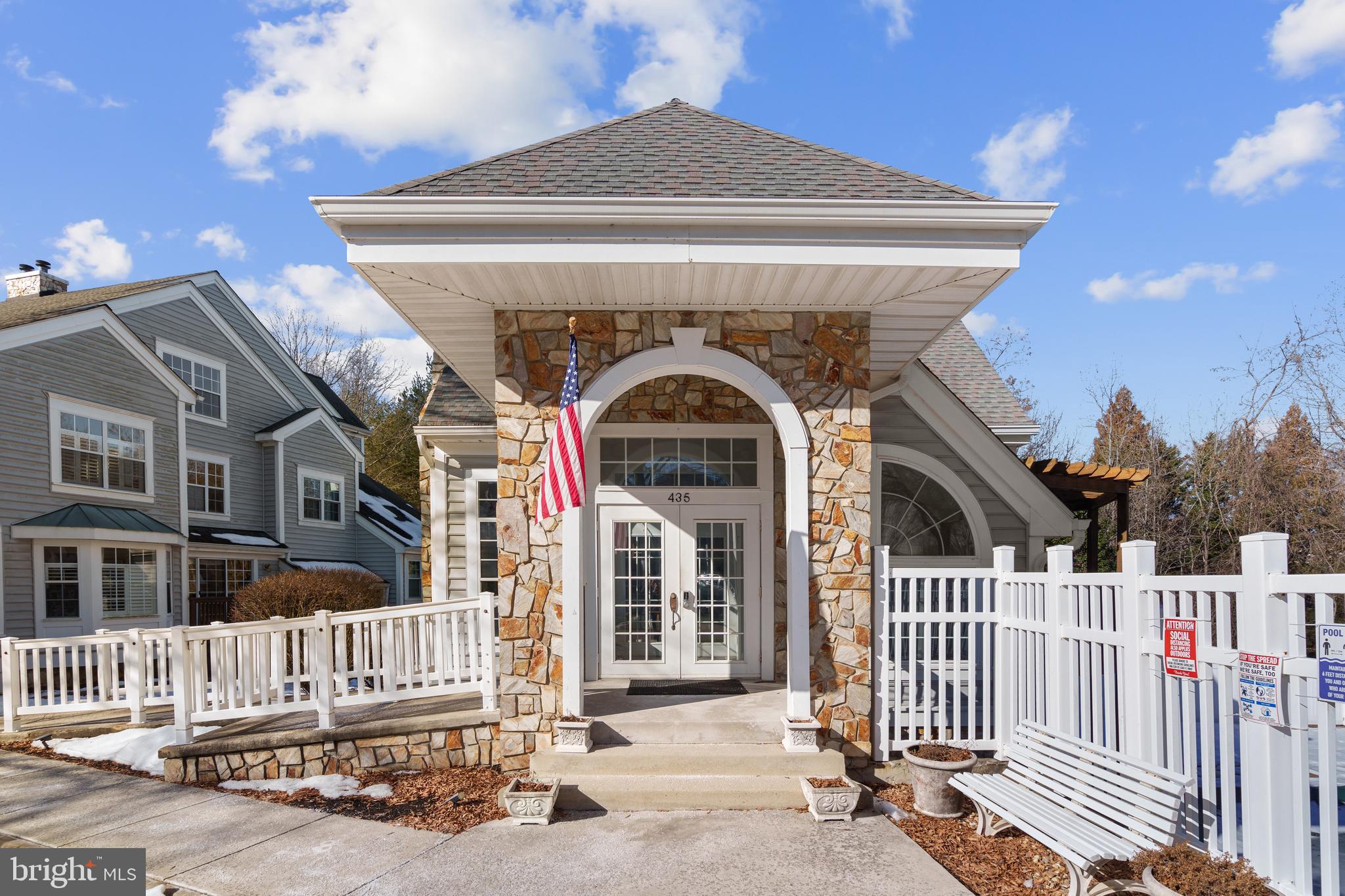 BARRINGTON POINTE CONDOS - Residential