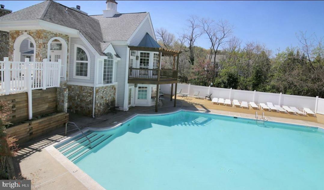 BARRINGTON POINTE CONDOS - Residential