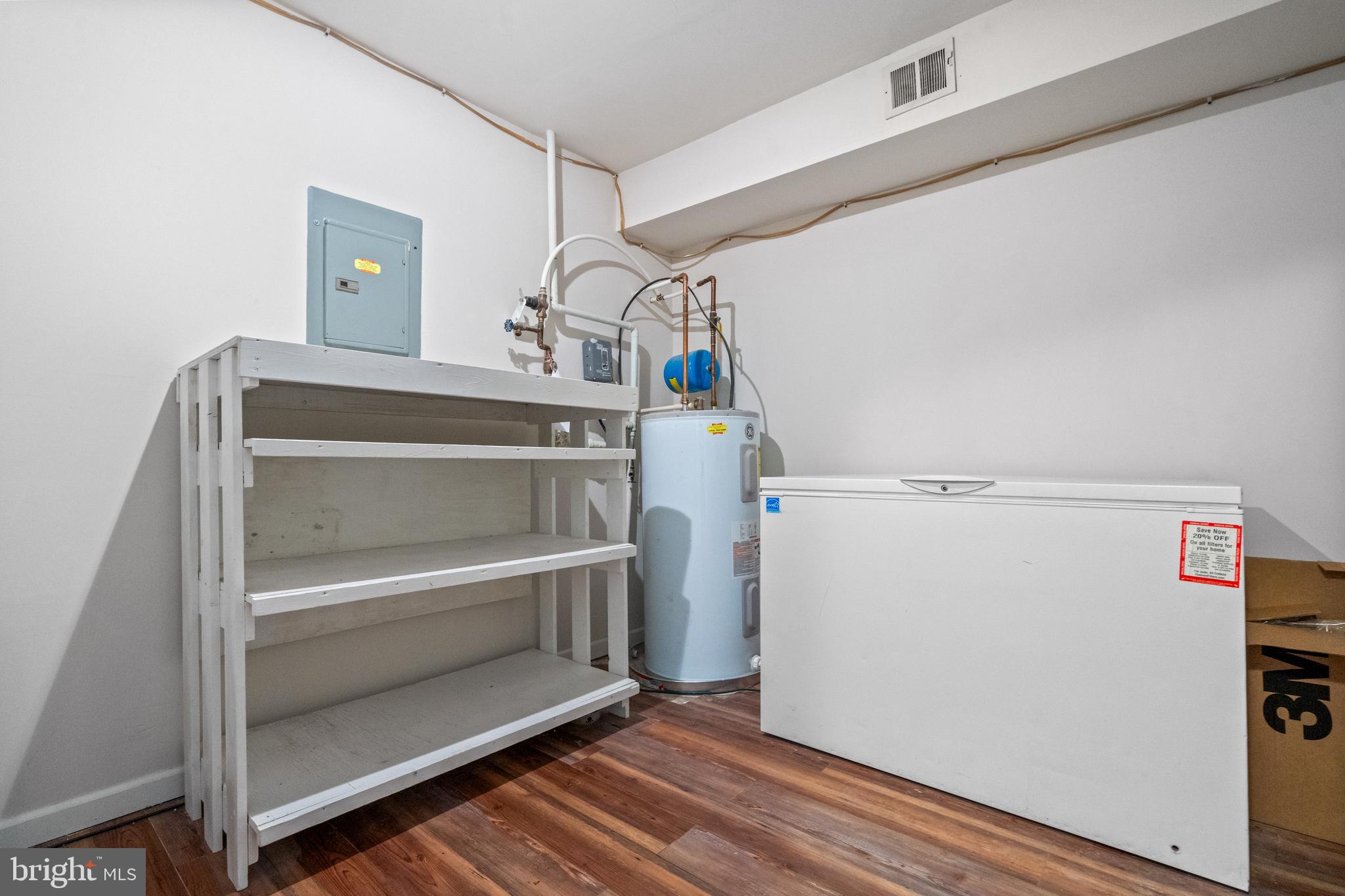 BARRINGTON POINTE CONDOS - Residential