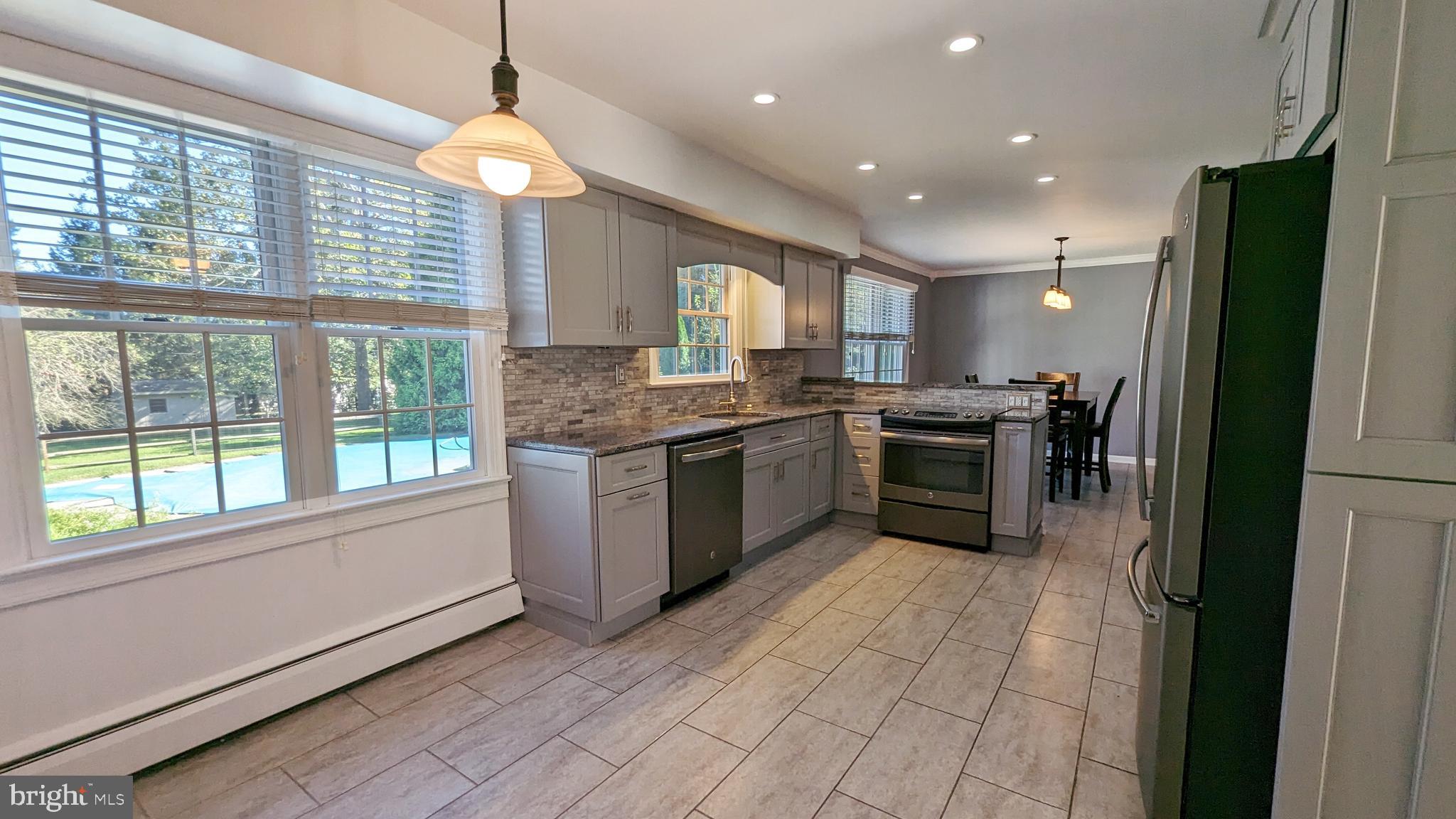 FOUNTAINVILLE HILL - Residential