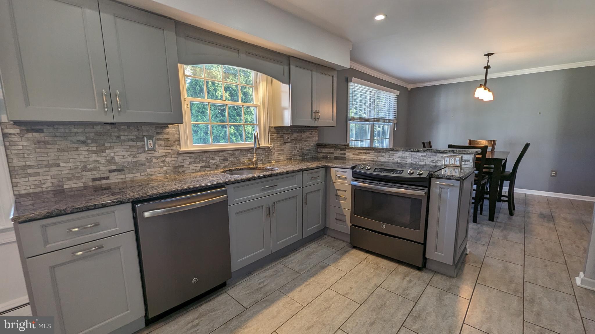 FOUNTAINVILLE HILL - Residential