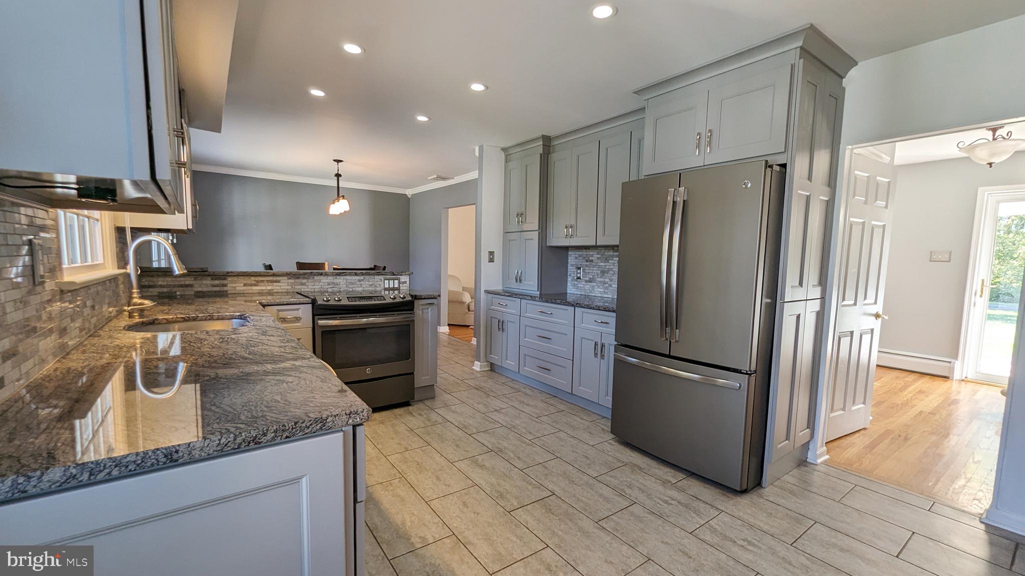 FOUNTAINVILLE HILL - Residential