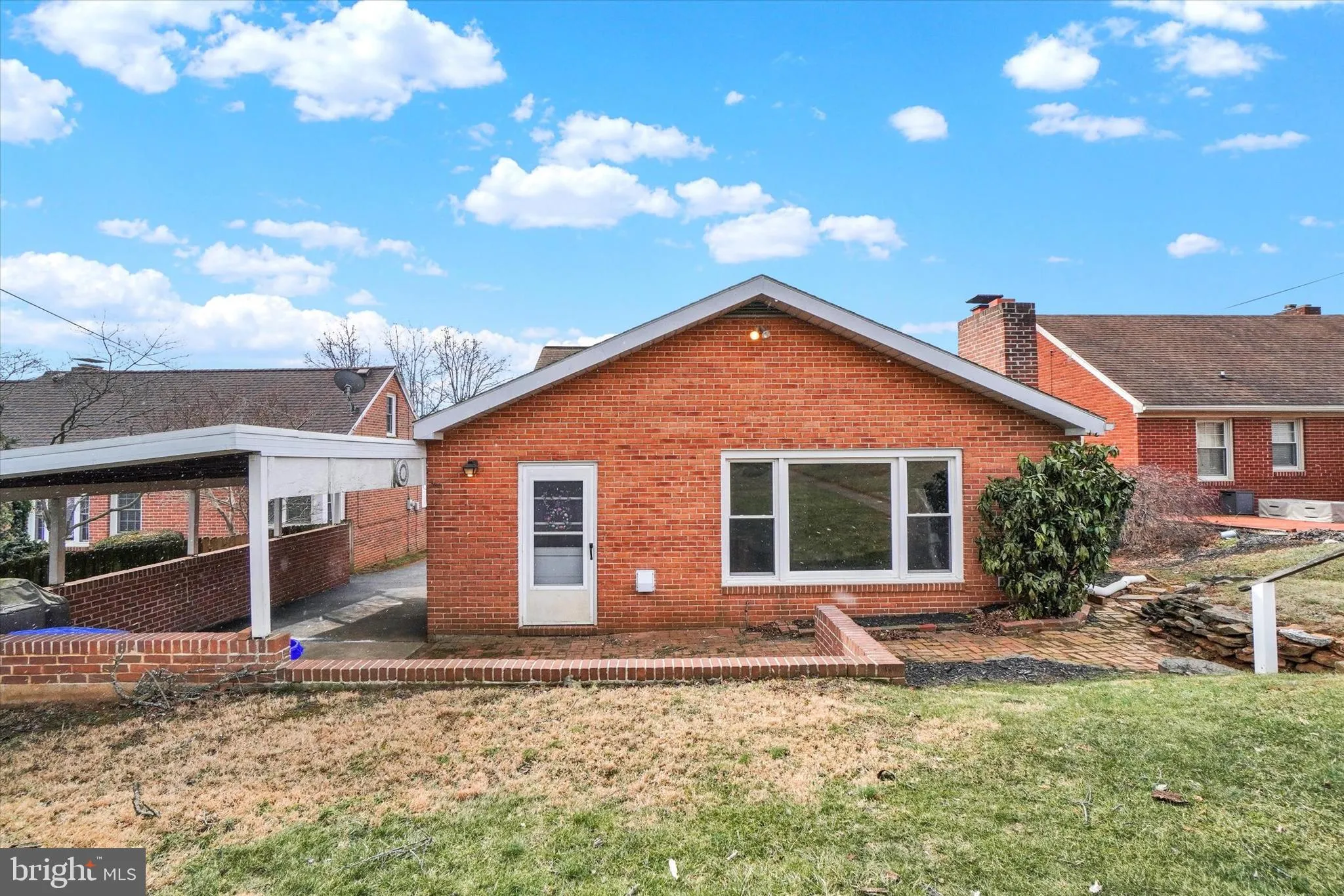 York, Pennsylvania 17404, United States, 2 Bedrooms Bedrooms, ,1 BathroomBathrooms,Residential,Pending,742