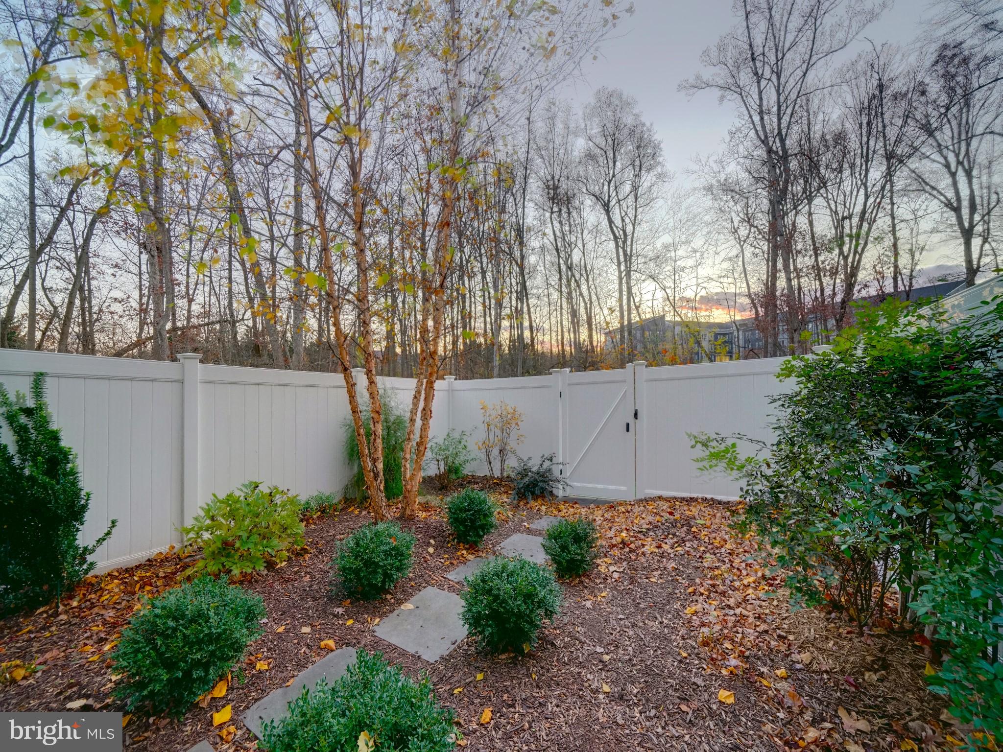 10722 HIDDEN RIDGE DRIVE