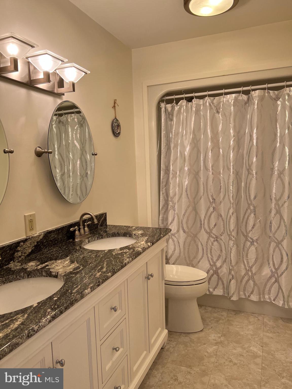 WHITETAIL MOUNTAINSIDE HOMES - Residential