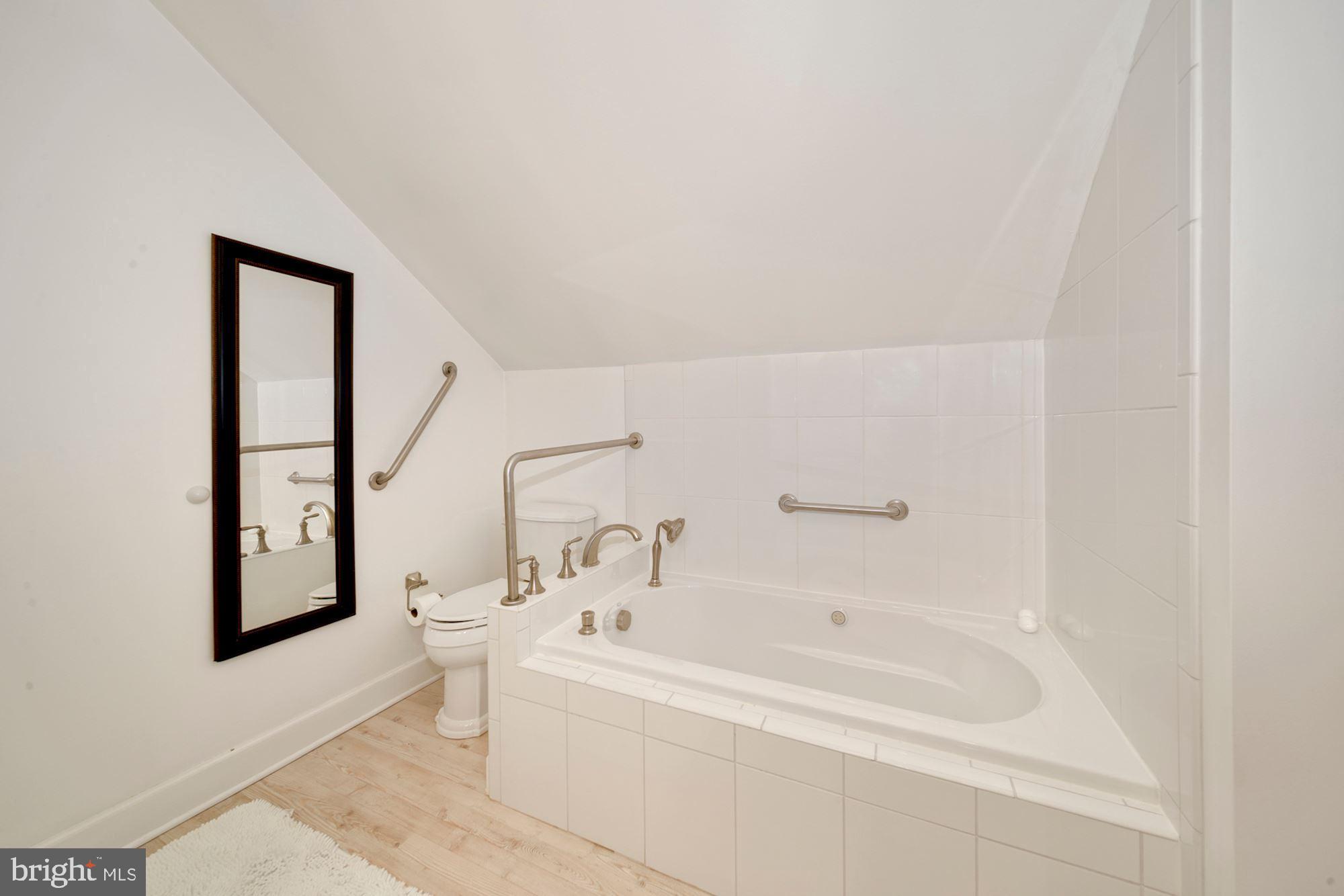 WHITETAIL MOUNTAINSIDE HOMES - Residential