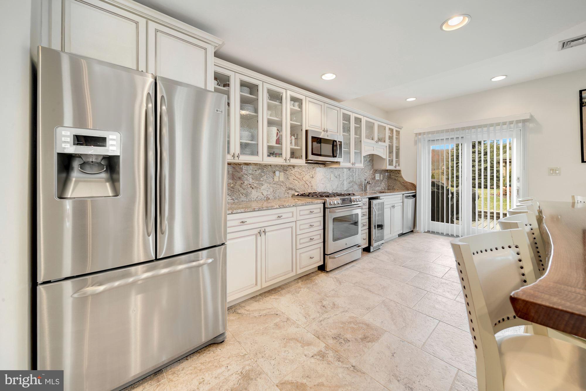 WHITETAIL MOUNTAINSIDE HOMES - Residential