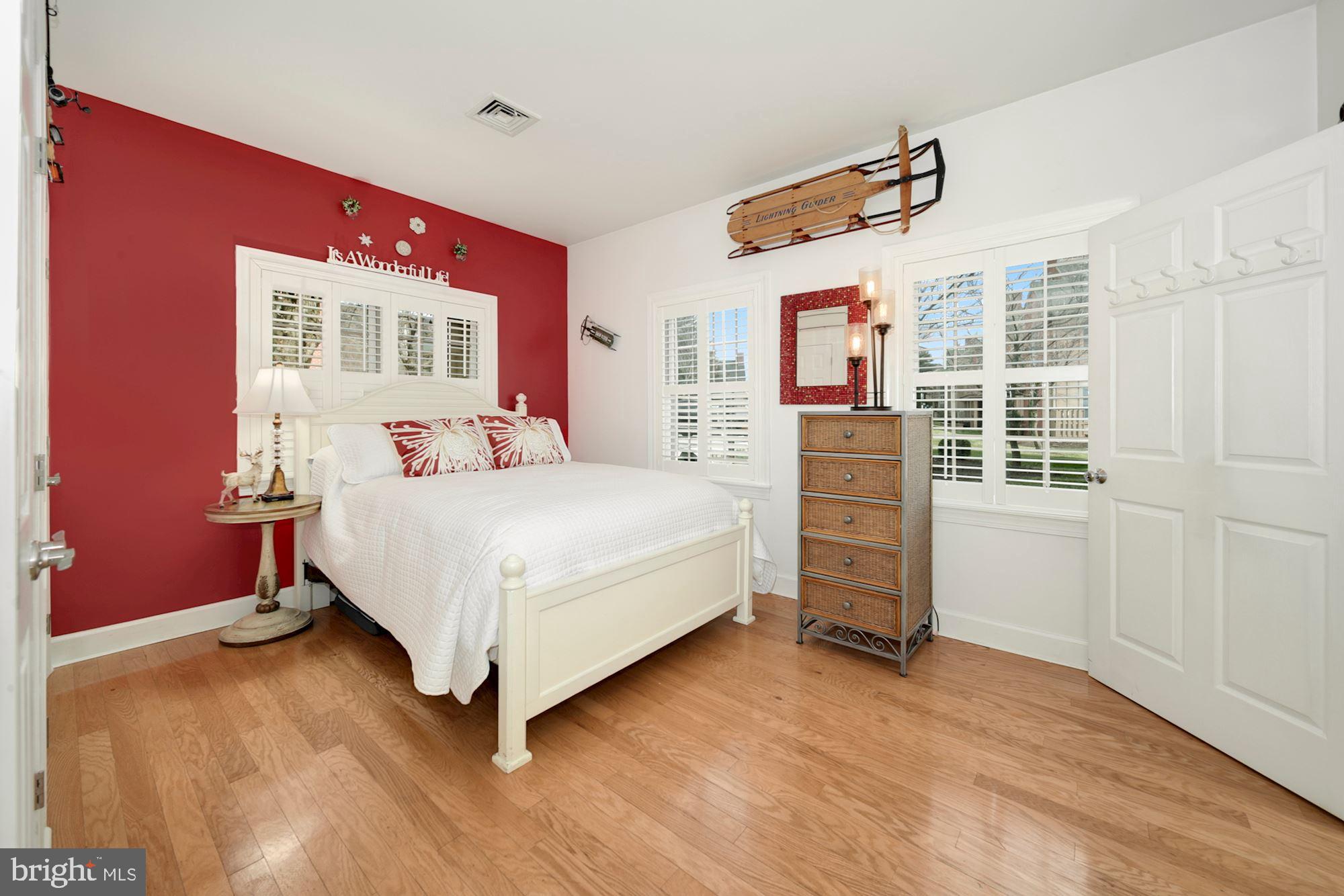 WHITETAIL MOUNTAINSIDE HOMES - Residential