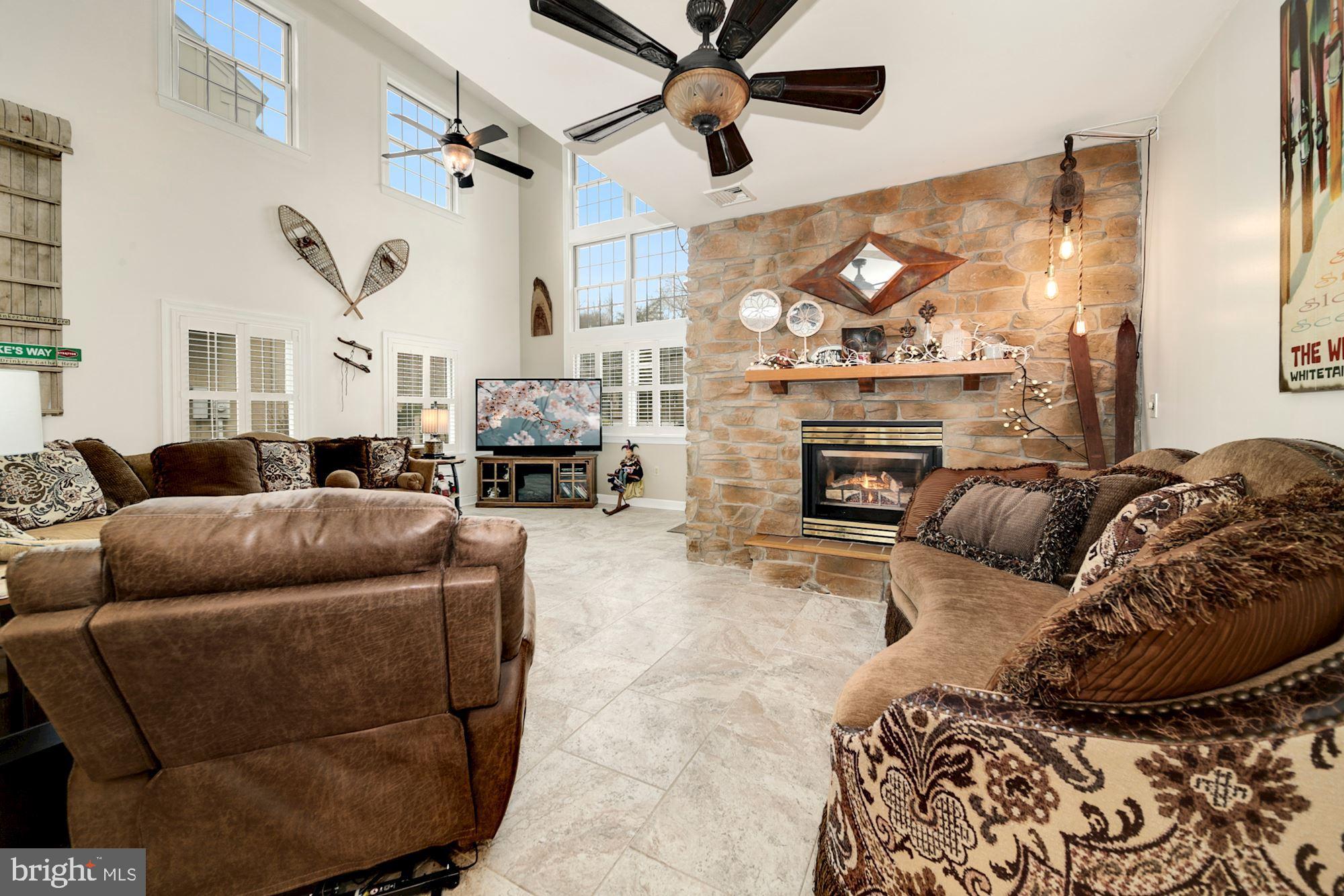 WHITETAIL MOUNTAINSIDE HOMES - Residential