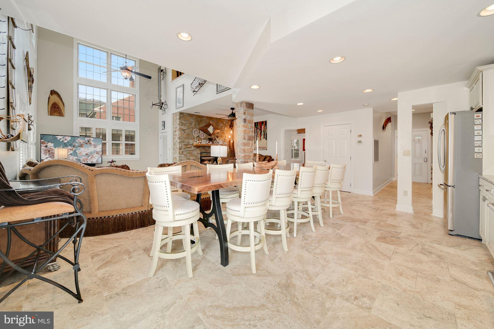 WHITETAIL MOUNTAINSIDE HOMES - Residential