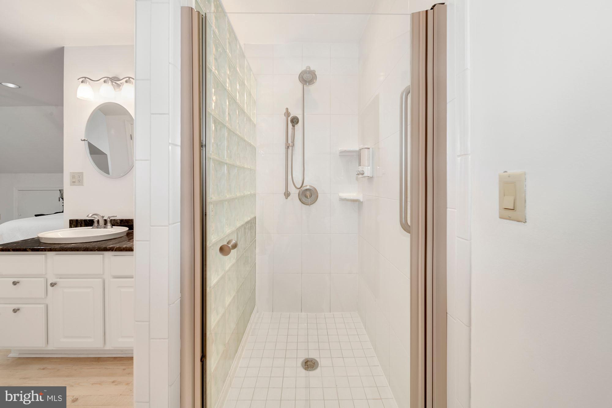 WHITETAIL MOUNTAINSIDE HOMES - Residential