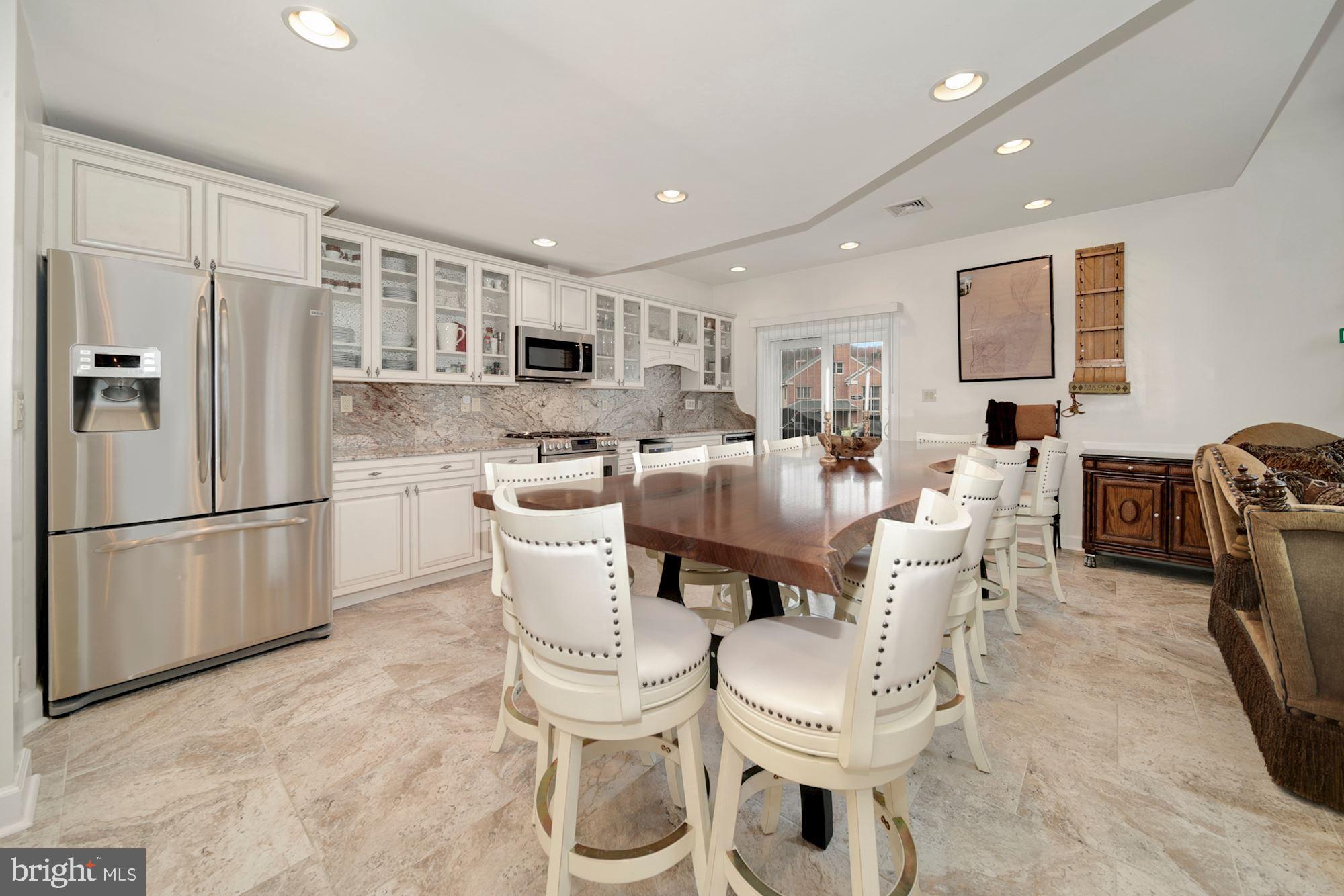 WHITETAIL MOUNTAINSIDE HOMES - Residential