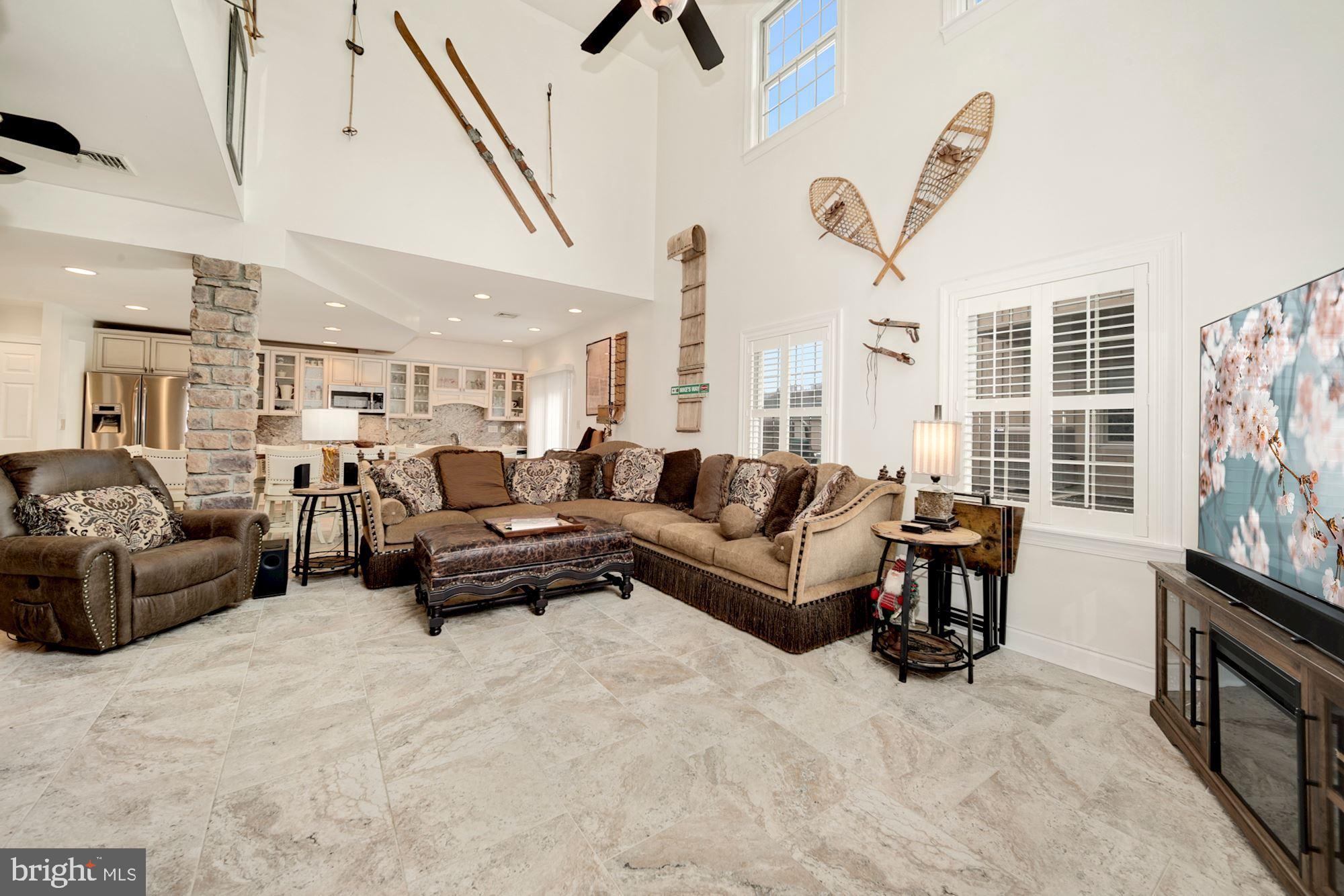 WHITETAIL MOUNTAINSIDE HOMES - Residential