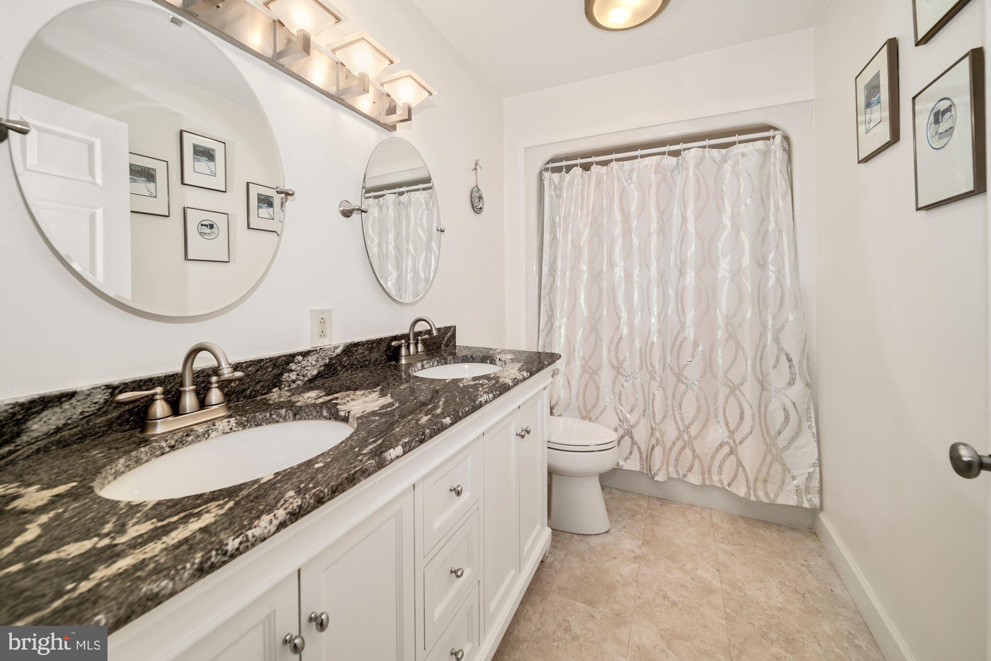 WHITETAIL MOUNTAINSIDE HOMES - Residential