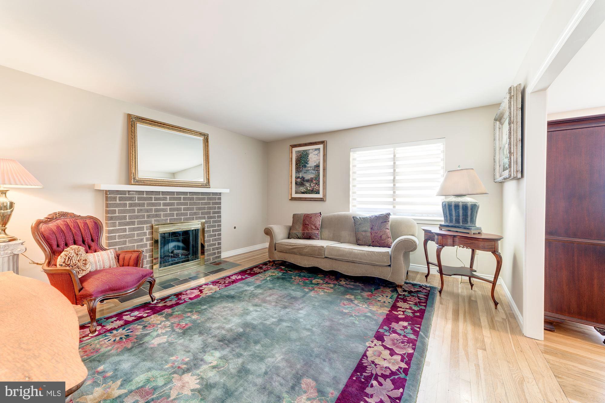 LAKE ANNE OF RESTON - Residential