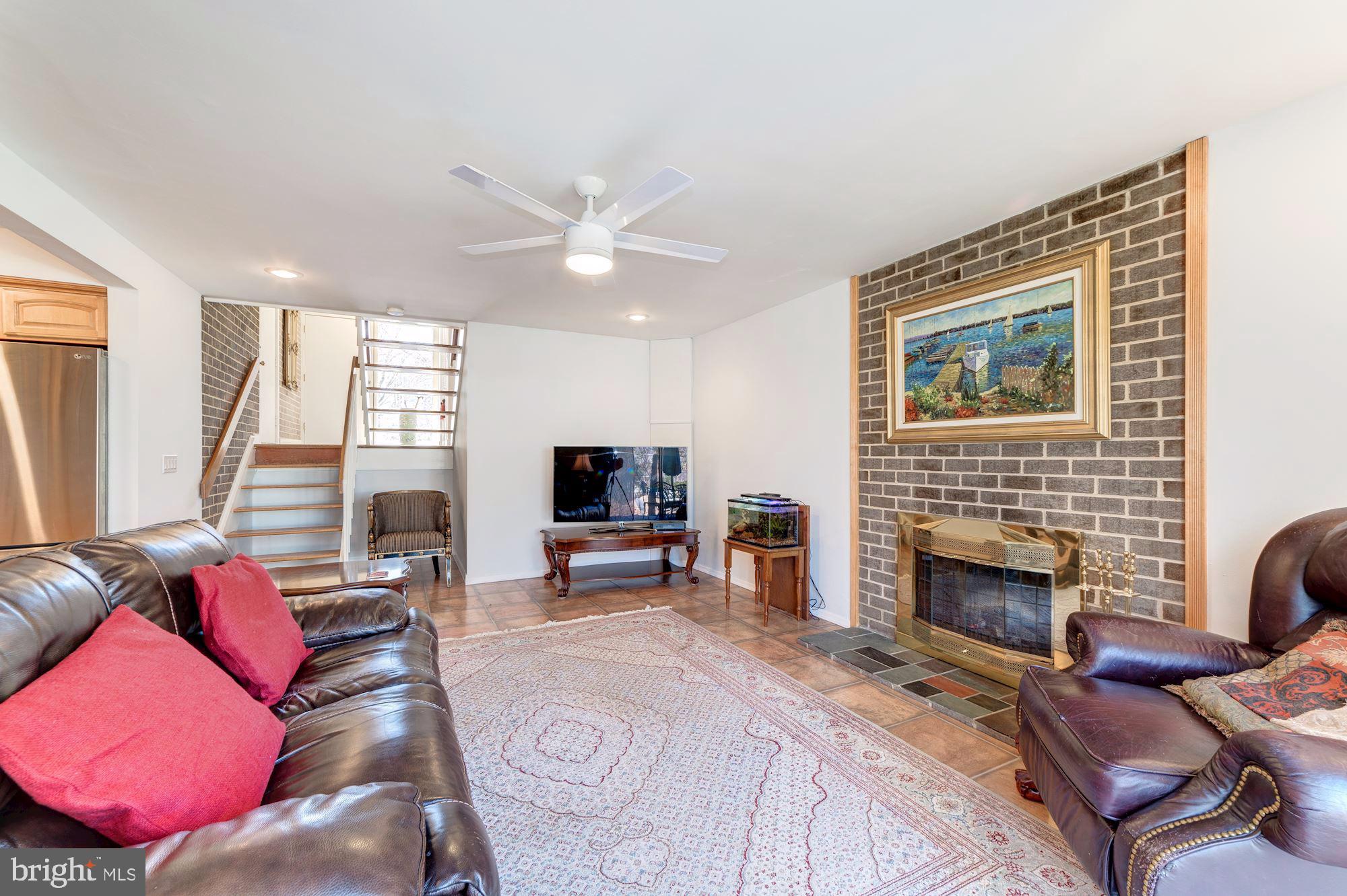 LAKE ANNE OF RESTON - Residential