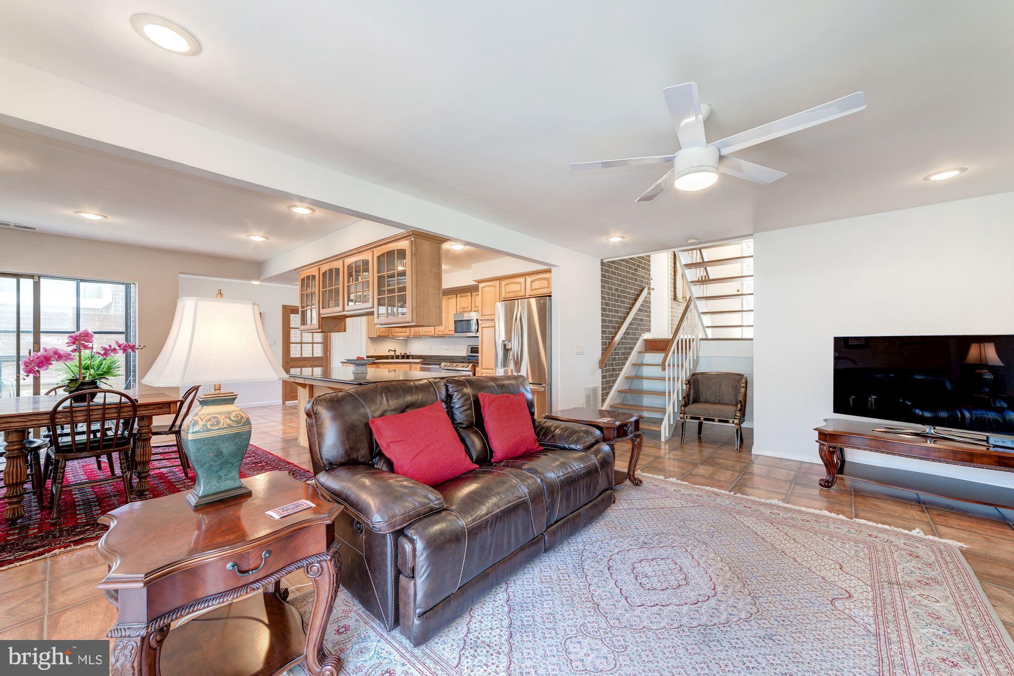 LAKE ANNE OF RESTON - Residential