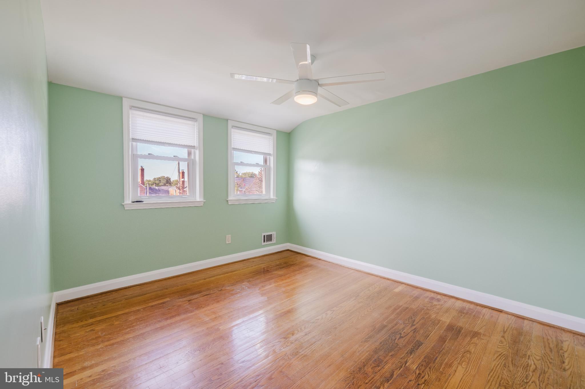 KNETTISHALL - Residential Lease